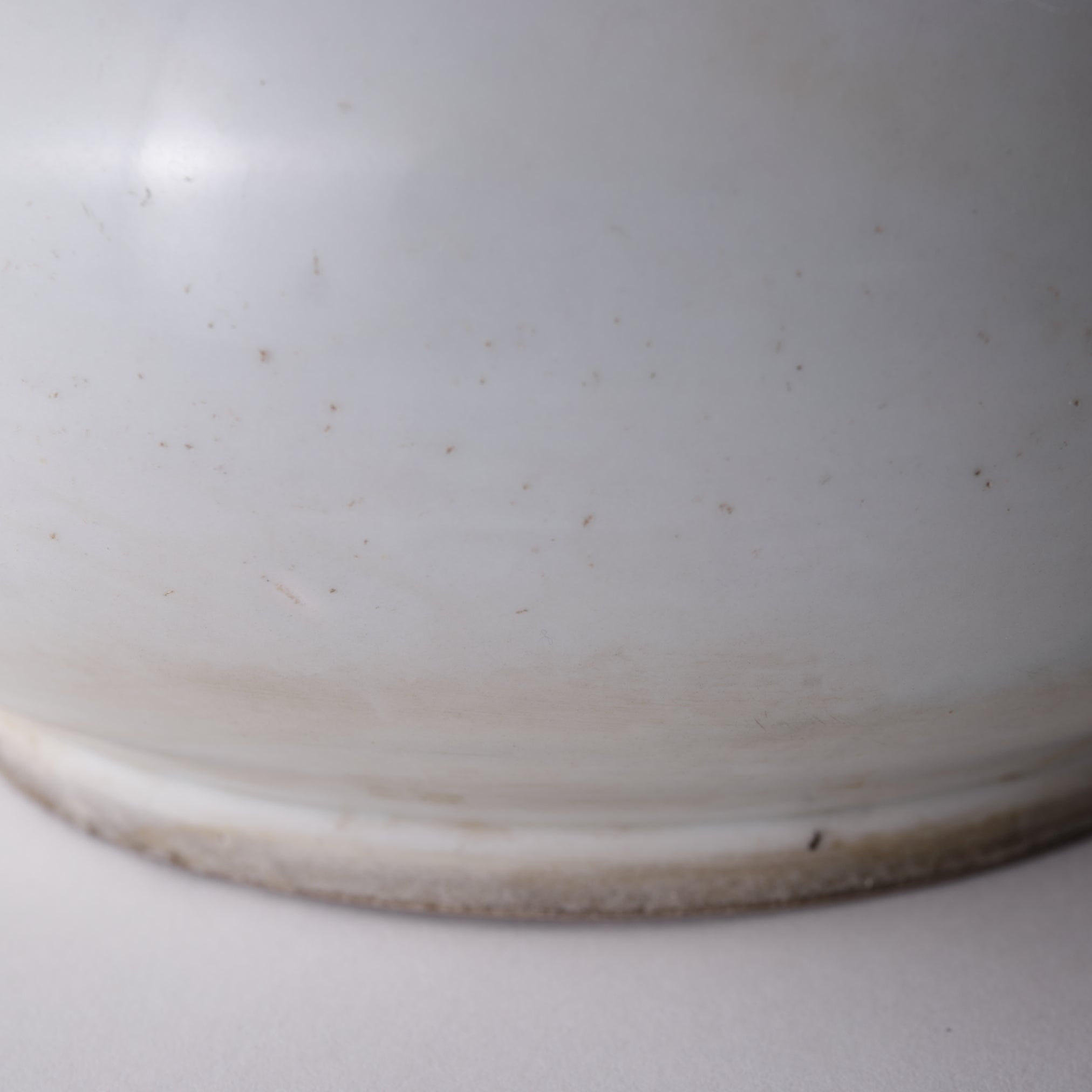 RÜBENFÖRMIGE FLASCHE, Weißporzellan, Joseon-Dynastie(1392–1897 n. Chr.)