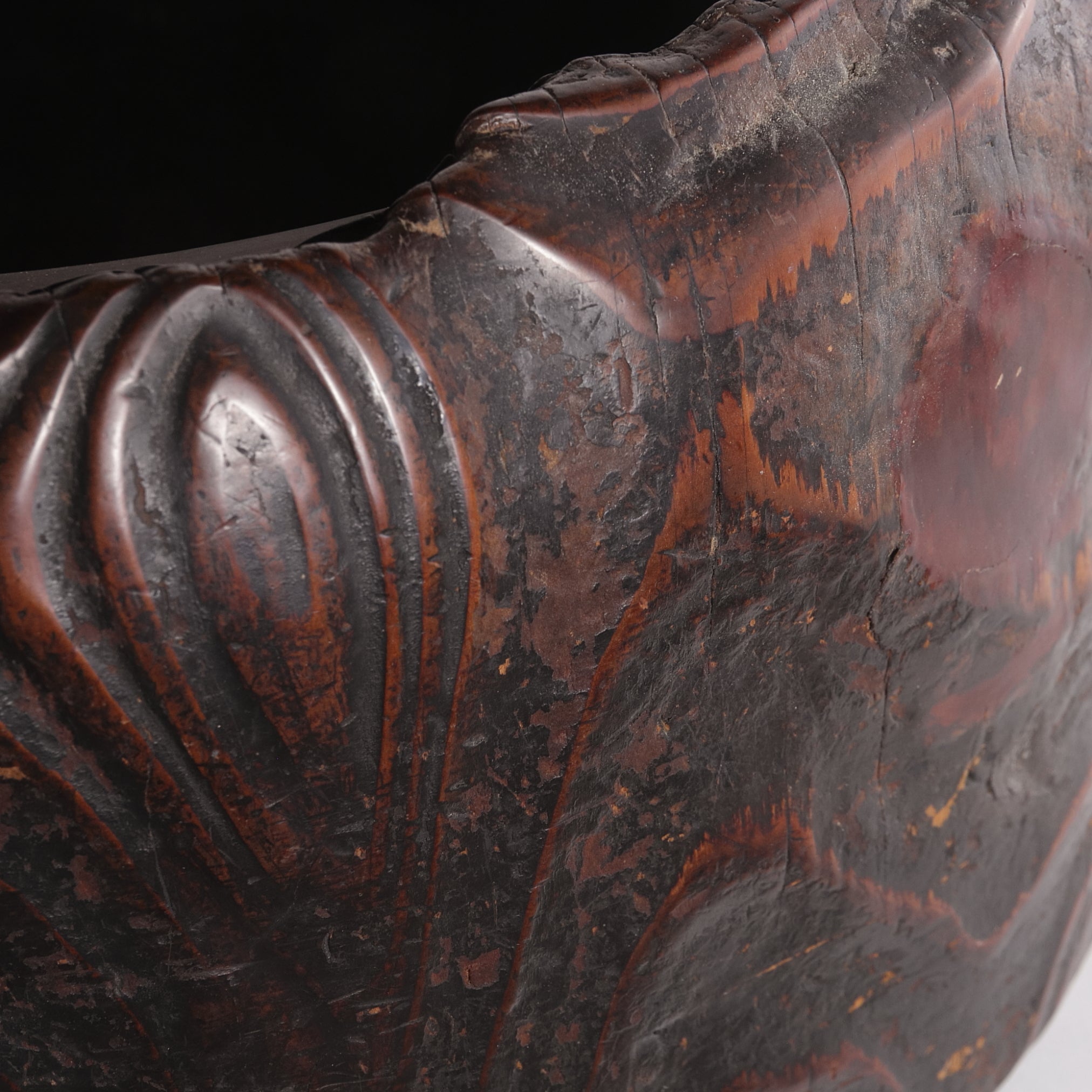 BRASERO DE CARBÓN DE MADERA, Con asas de latón, Período Edo(1603–1867 d. C.)
