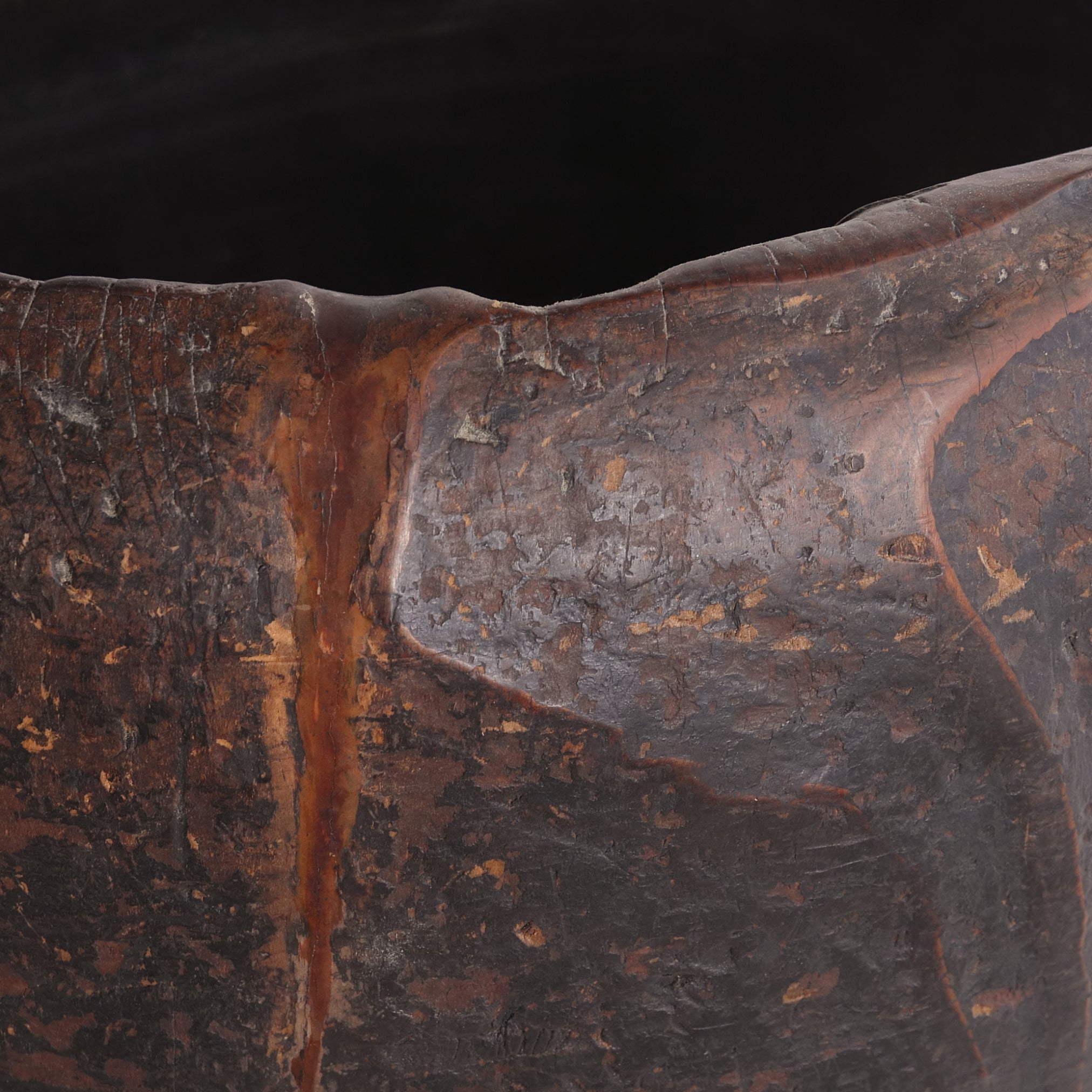 BRASERO DE CARBÓN DE MADERA, Con asas de latón, Período Edo(1603–1867 d. C.)