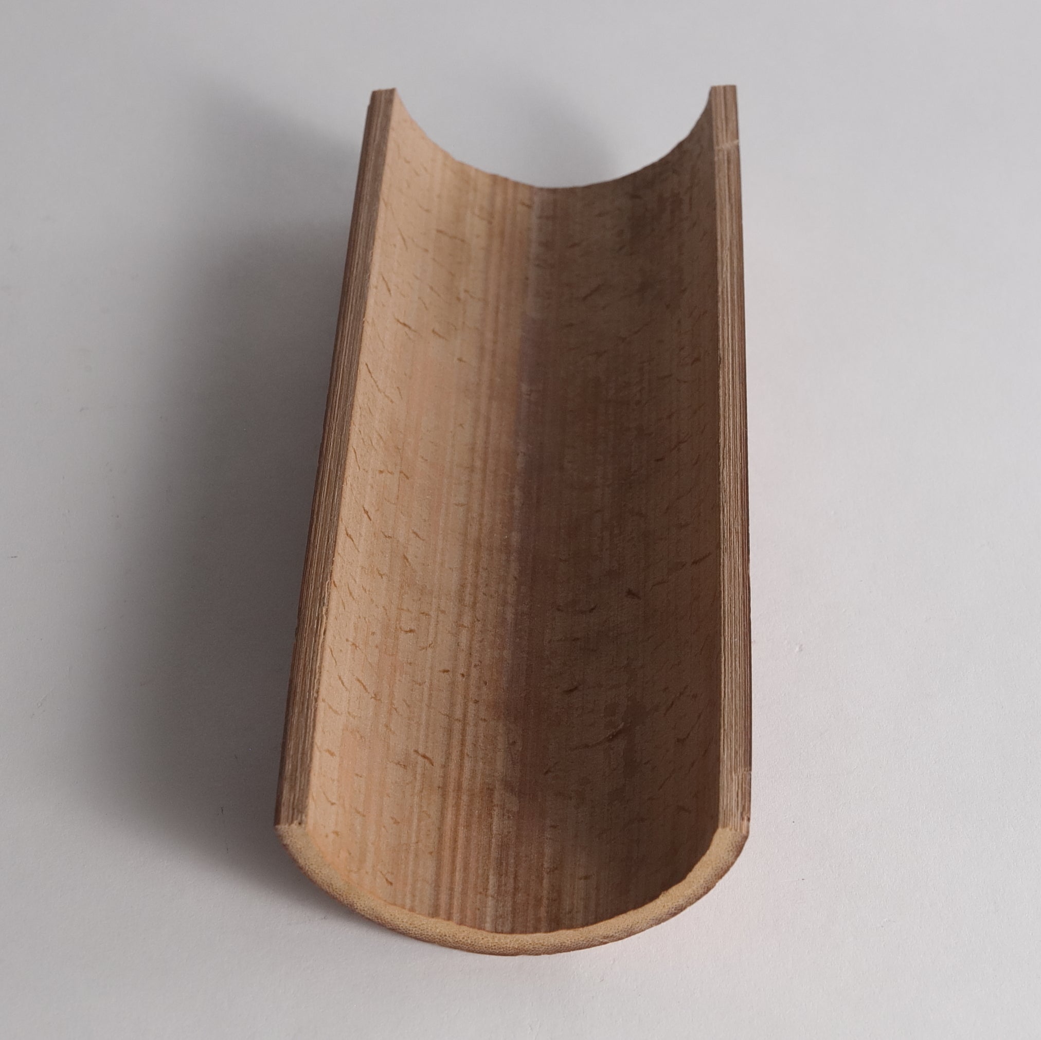 CUCHARA PARA TÉ DE BAMBÚ, Tallada con diseño de paisaje, Moderno(Siglos XIX–XX)