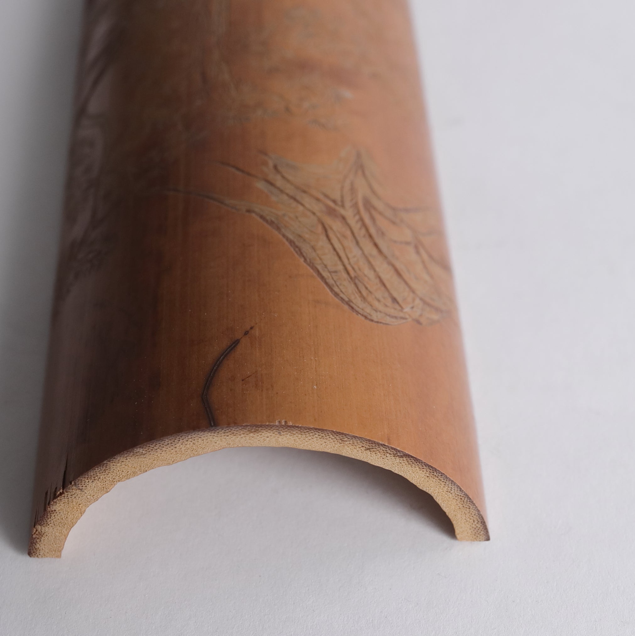 CUCHARA PARA TÉ DE BAMBÚ, Tallada con diseño de paisaje, Moderno(Siglos XIX–XX)