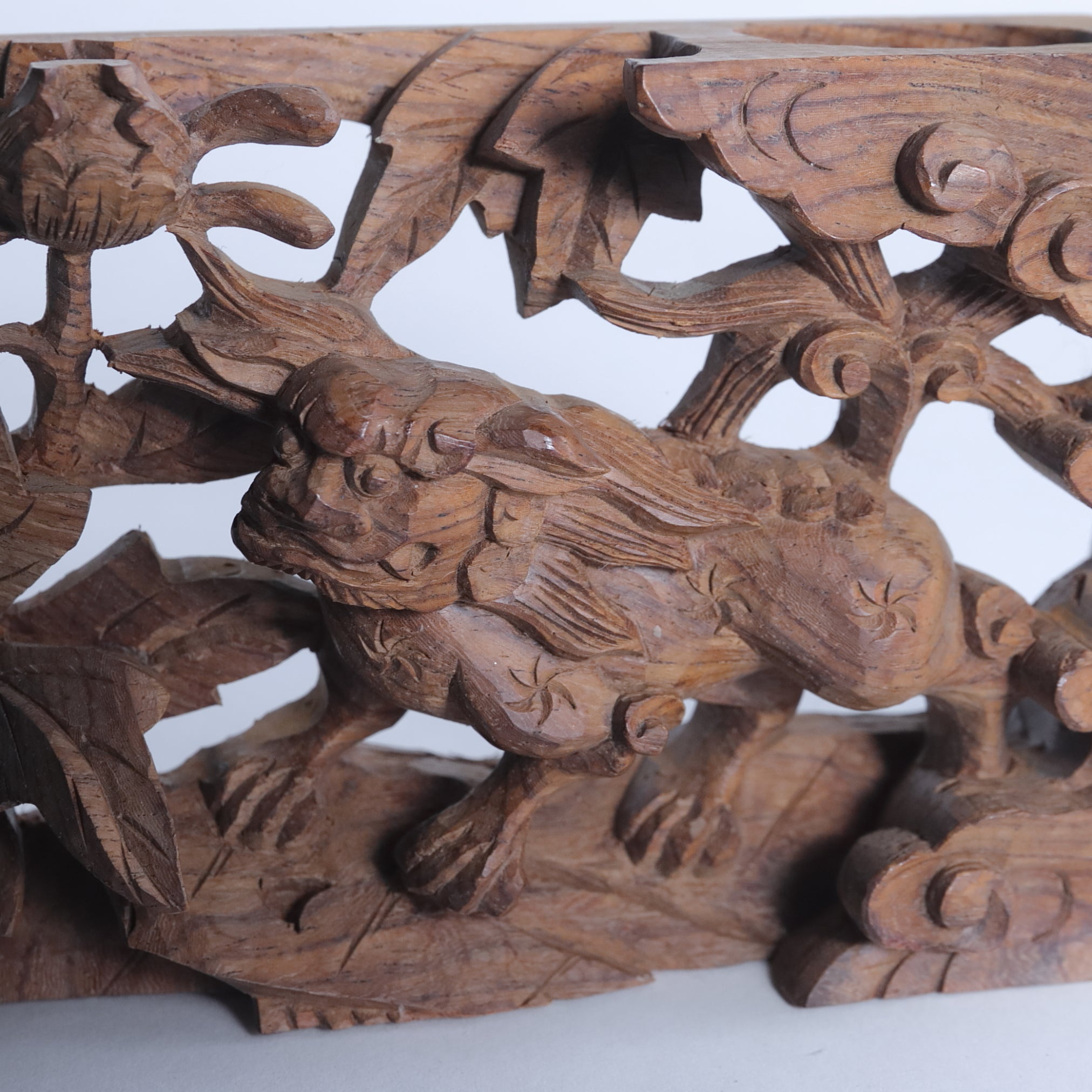 CARVED TRANSOM PANEL(RANMA), Openwork-carved with lion and peony design, Early Modern Period(16th–19th centuries)