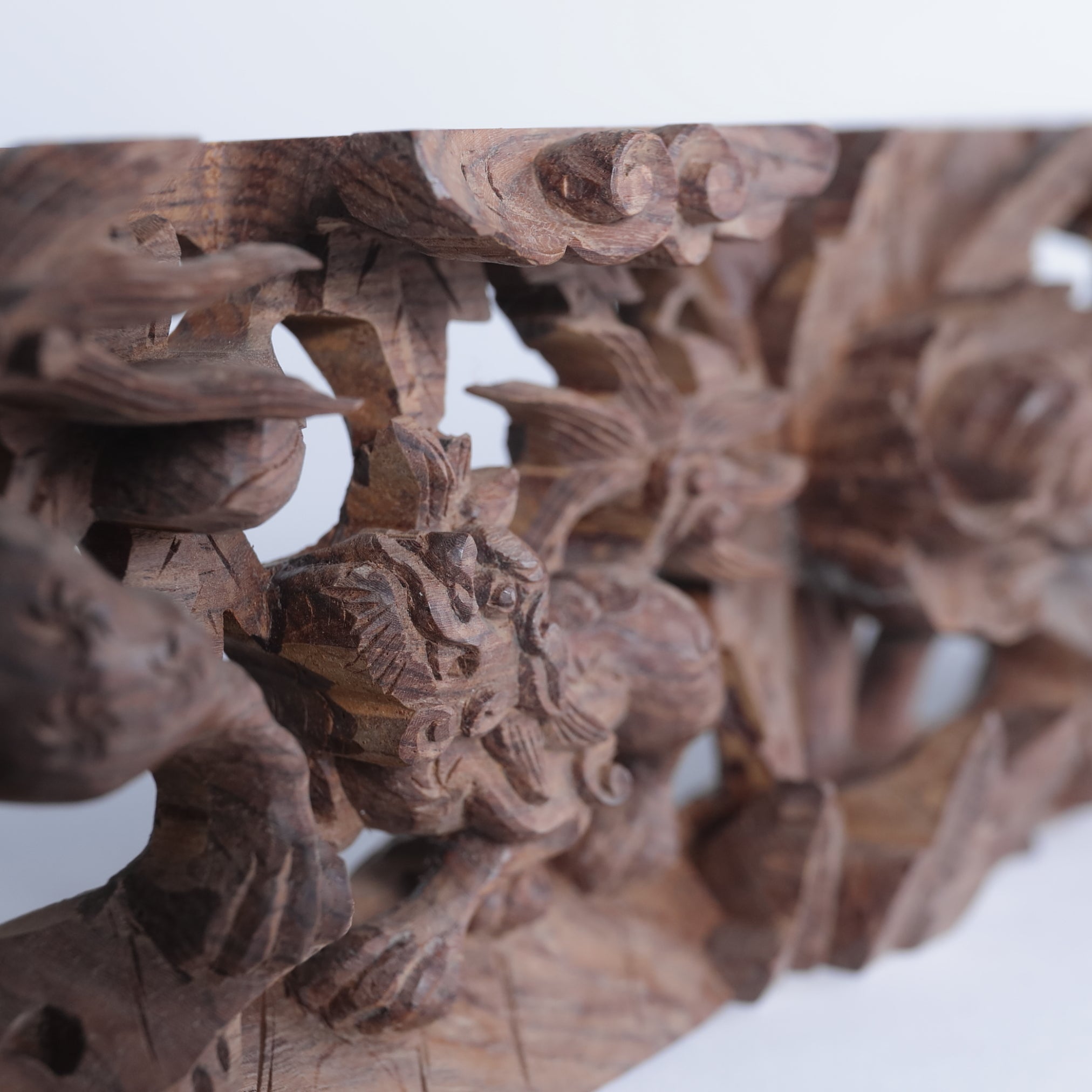 CARVED TRANSOM PANEL(RANMA), Openwork-carved with lion and peony design, Early Modern Period(16th–19th centuries)