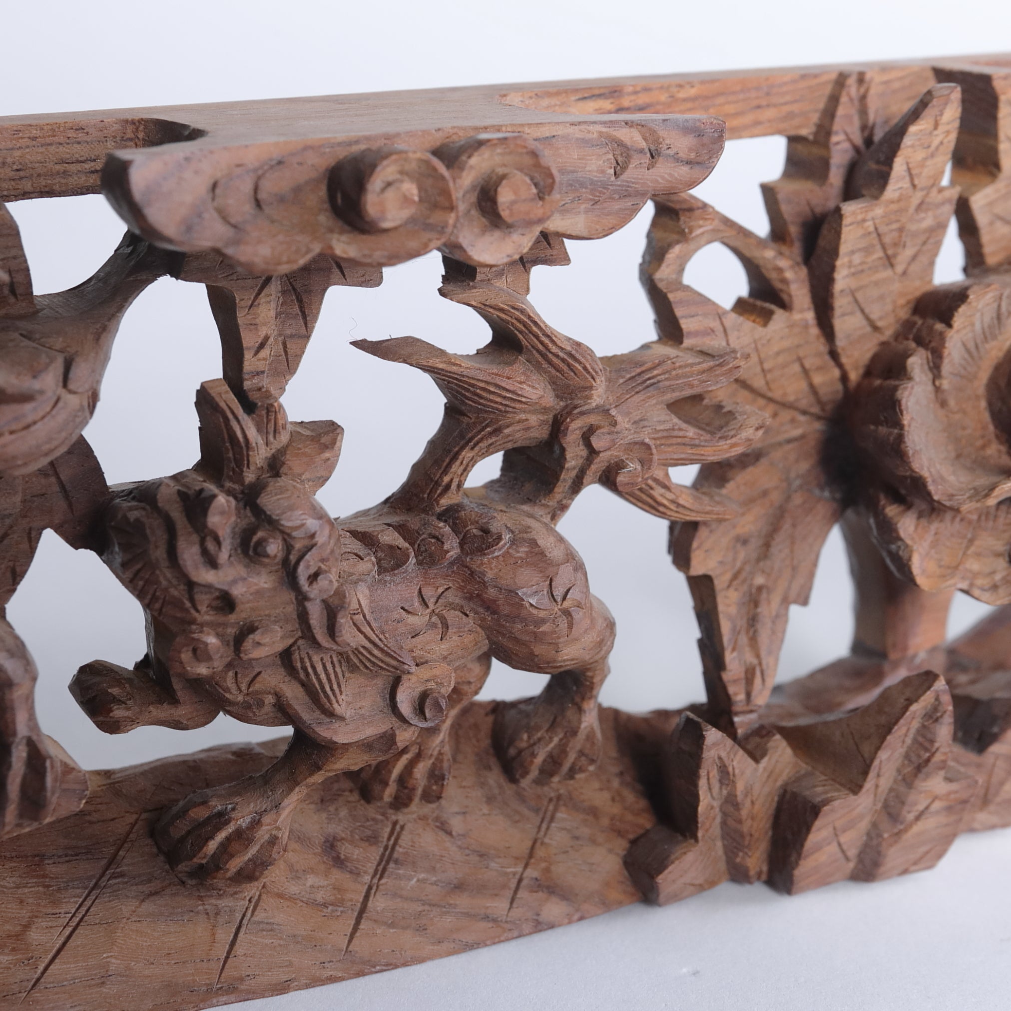 CARVED TRANSOM PANEL(RANMA), Openwork-carved with lion and peony design, Early Modern Period(16th–19th centuries)