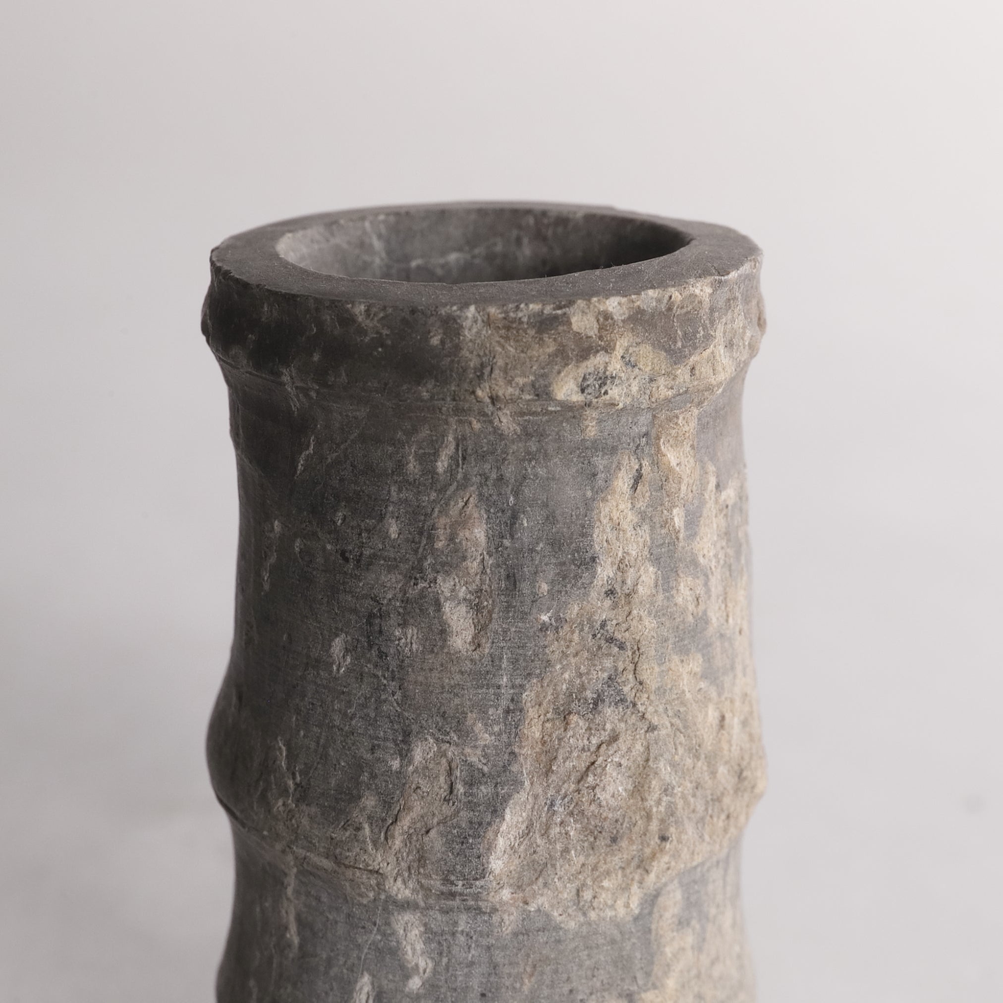 BOTE PARA PINCELES DE BAMBÚ DE PIEDRA