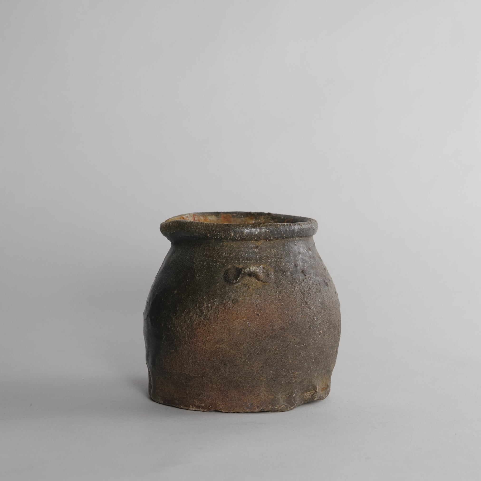 OHAGURO TSUBO(JARRA PARA ENNEGRECER DIENTES), Ko-Echizen, Período Muromachi(1336–1573 d. C.)