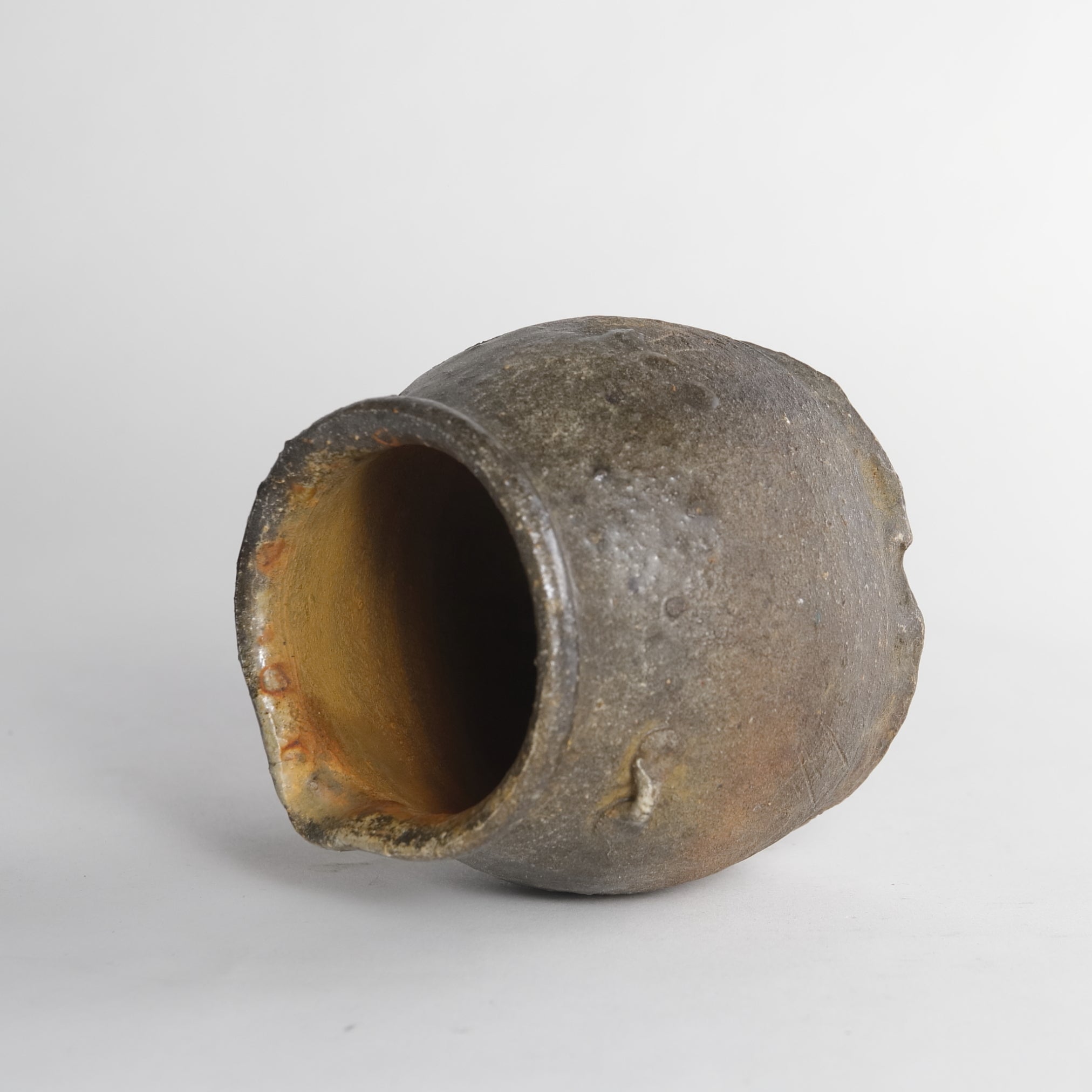 OHAGURO TSUBO(JARRA PARA ENNEGRECER DIENTES), Ko-Echizen, Período Muromachi(1336–1573 d. C.)