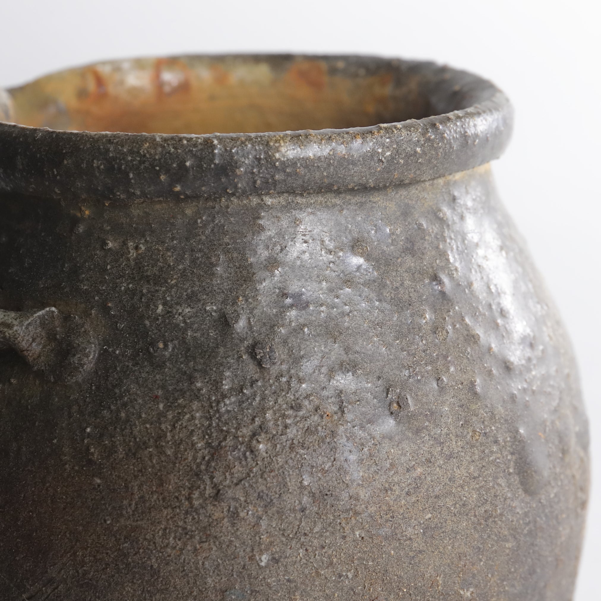 OHAGURO TSUBO(JARRA PARA ENNEGRECER DIENTES), Ko-Echizen, Período Muromachi(1336–1573 d. C.)