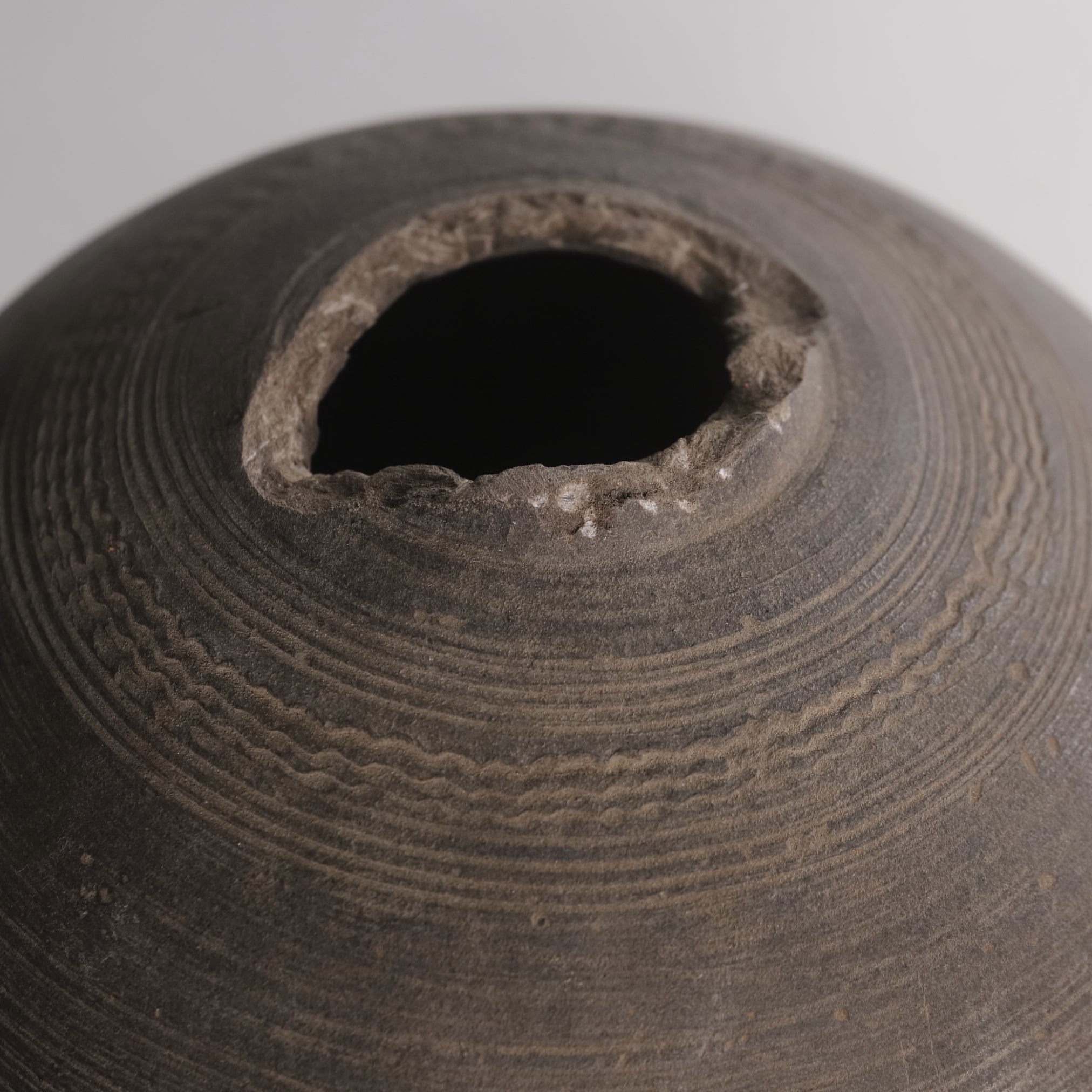 KURZHALS-GEFÄSS, Silla-Keramik(fragment), Silla-Zeit(668–900 n. Chr.)