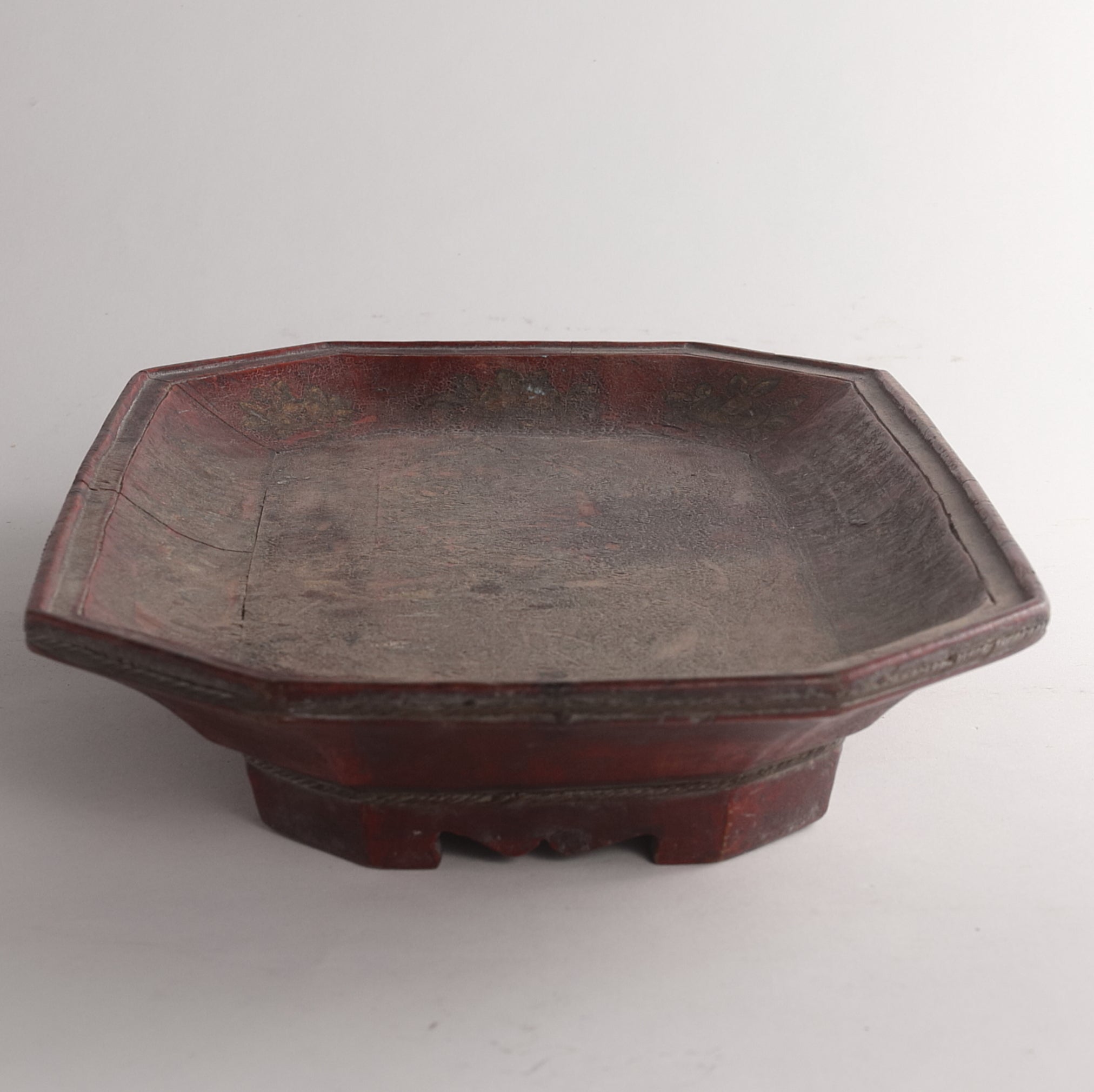 CORNER-CUT WOODEN TEA TRAY, Early Modern Period(16th–19th centuries)