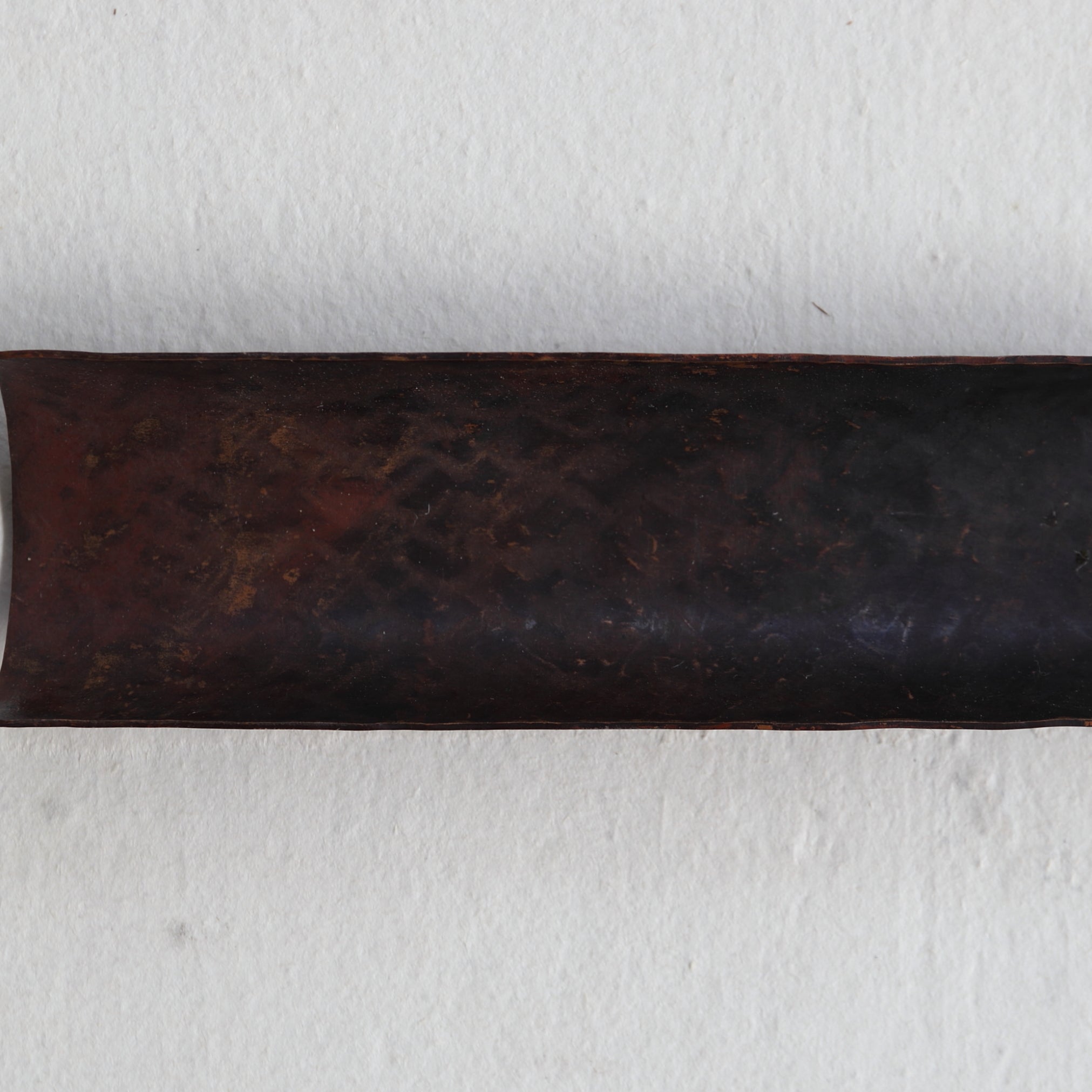 CUCHARA PARA TÉ DE COBRE, Con patrón lineal, Moderno(Siglos XIX–XX)