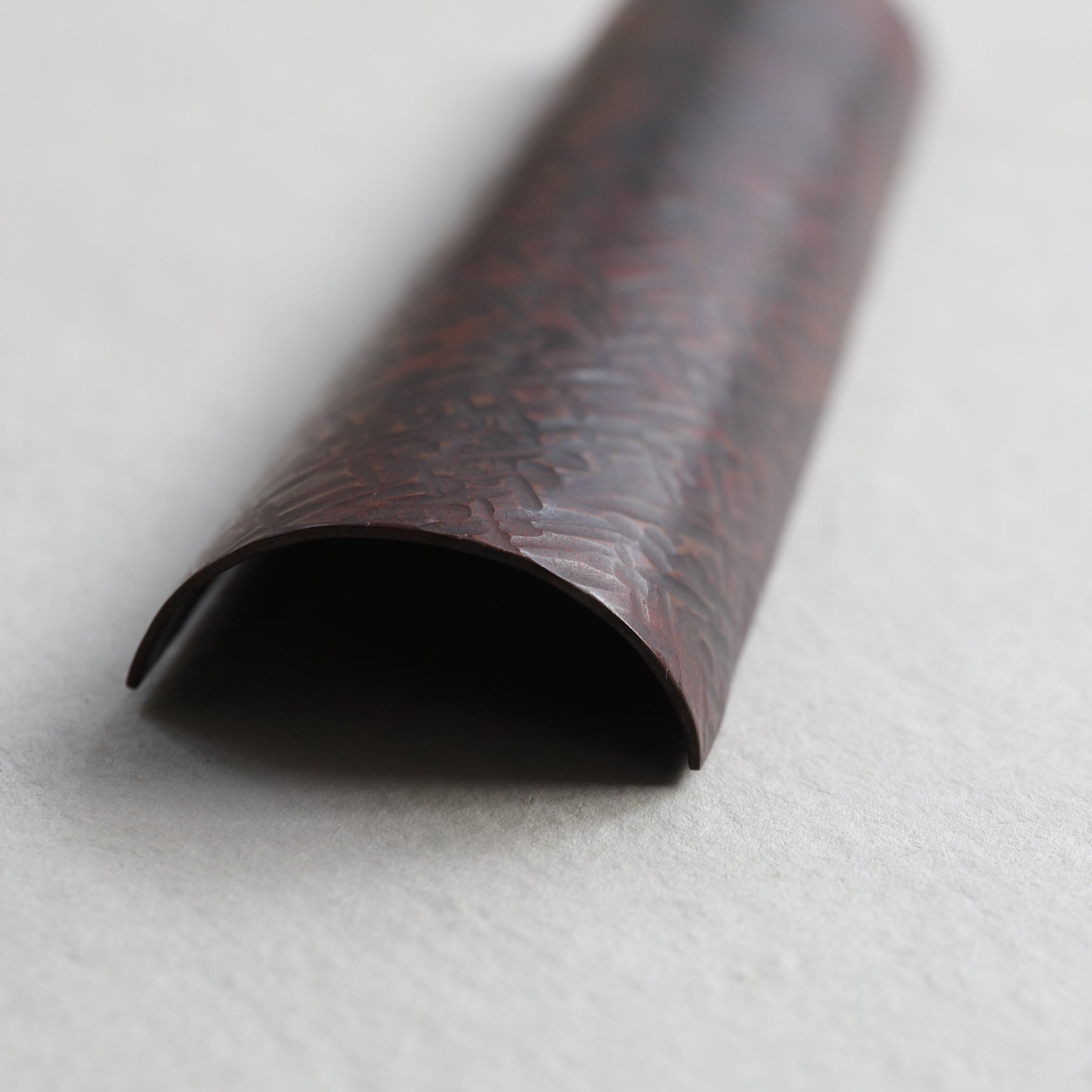 CUCHARA PARA TÉ DE COBRE, Con patrón lineal, Moderno(Siglos XIX–XX)