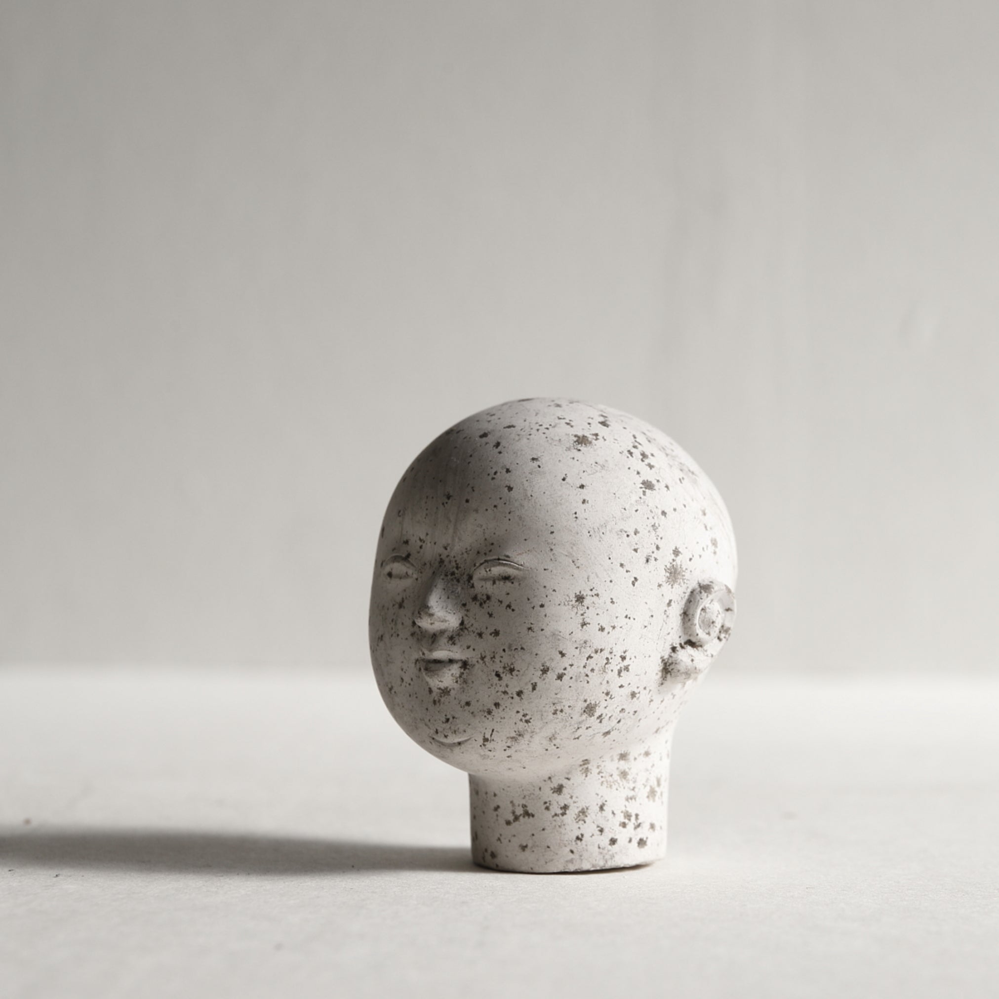 MOLDE DE YESO PARA CABEZA DE MUÑECA, a, Período Showa(1926–1989 d. C.)