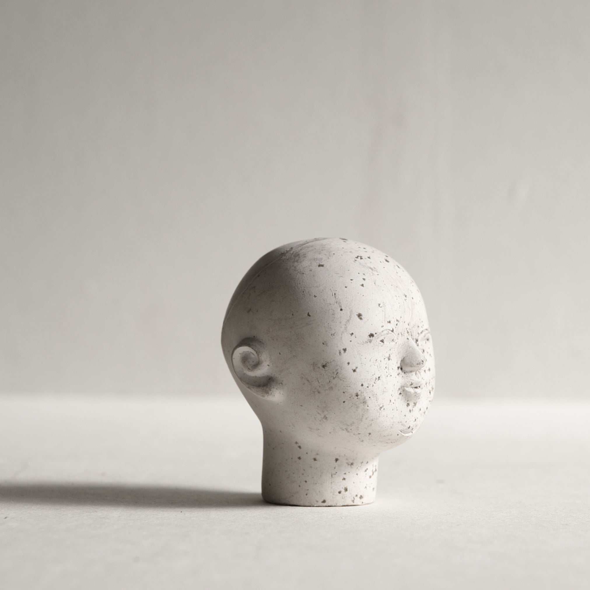 MOLDE DE YESO PARA CABEZA DE MUÑECA, a, Período Showa(1926–1989 d. C.)