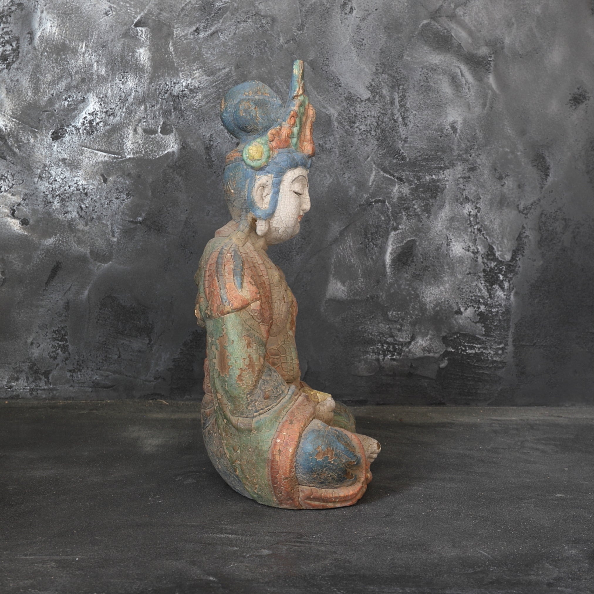 WOODEN STATUE OF AVALOKITESHVARA BODHISATTVA, Qing Dynasty(1616–1911CE)