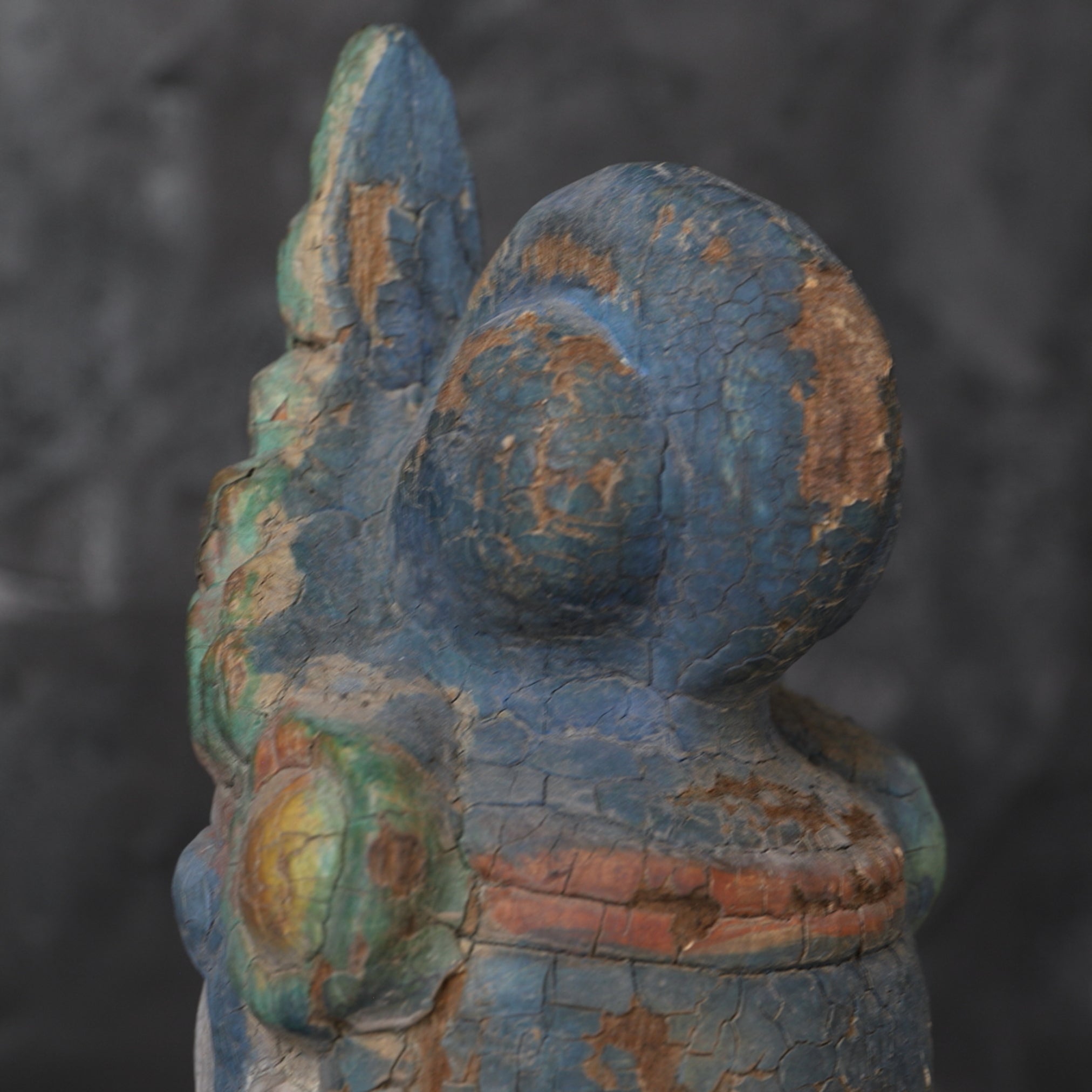 WOODEN STATUE OF AVALOKITESHVARA BODHISATTVA, Qing Dynasty(1616–1911CE)