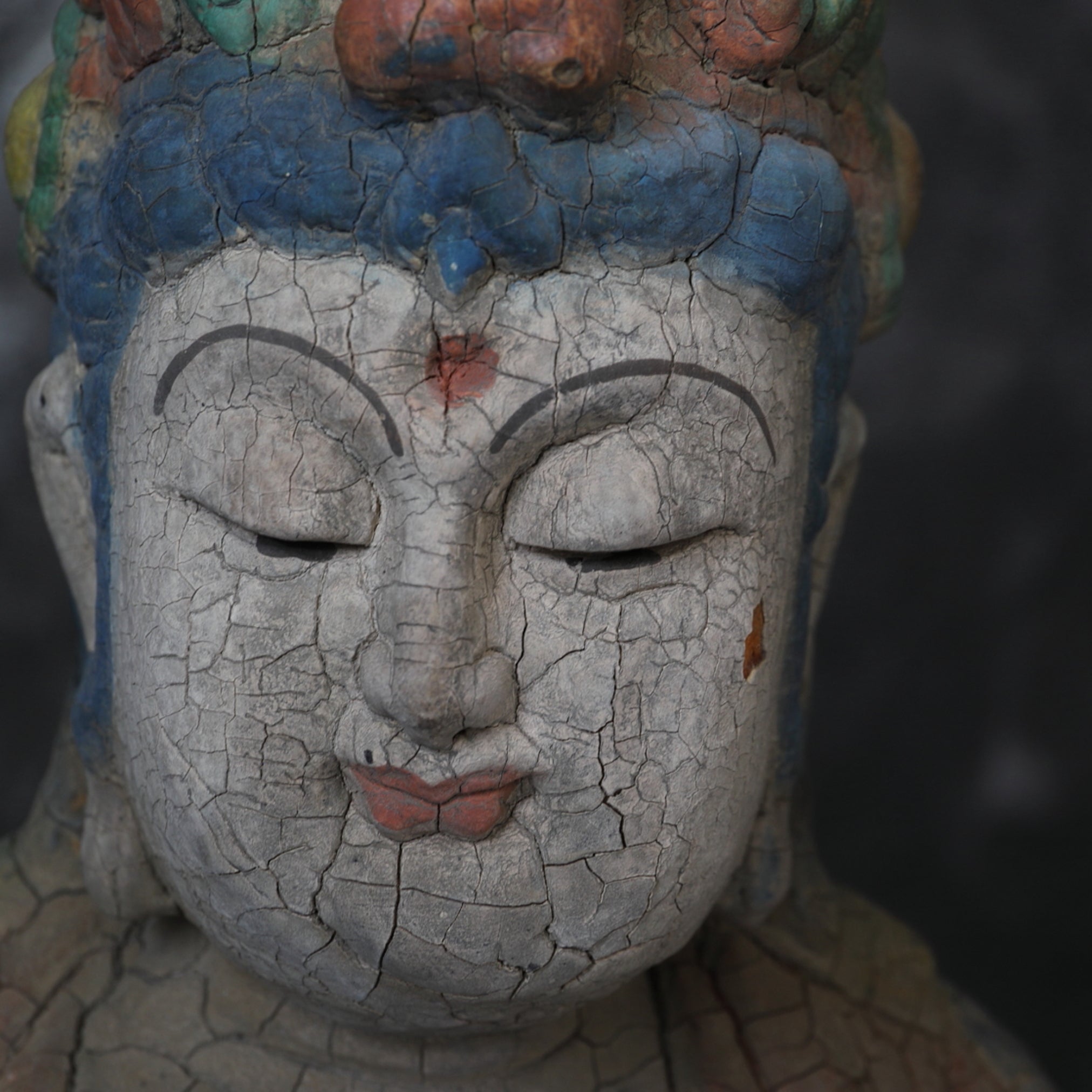 WOODEN STATUE OF AVALOKITESHVARA BODHISATTVA, Qing Dynasty(1616–1911CE)