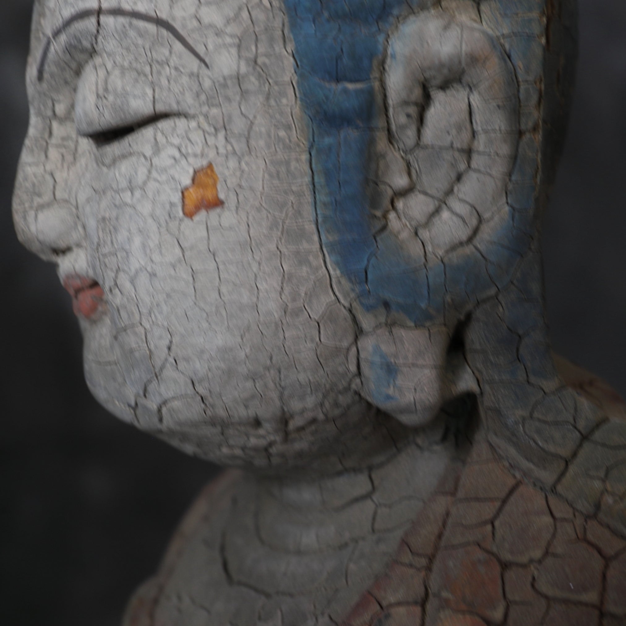WOODEN STATUE OF AVALOKITESHVARA BODHISATTVA, Qing Dynasty(1616–1911CE)