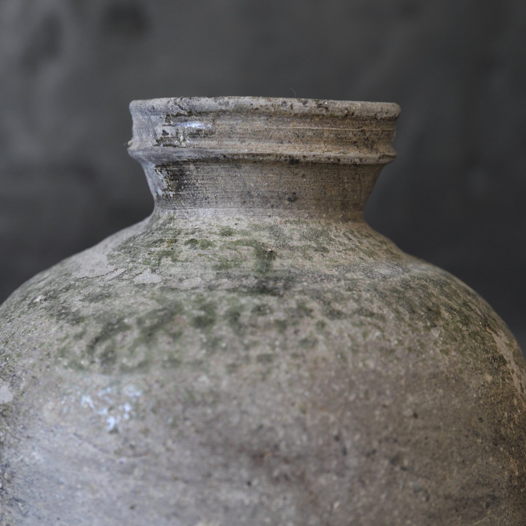 JARRA PEQUEÑA, Cerámica Sue / Uzukumaru, vidriado ceniza, Período Kofun(250–581 d. C.)