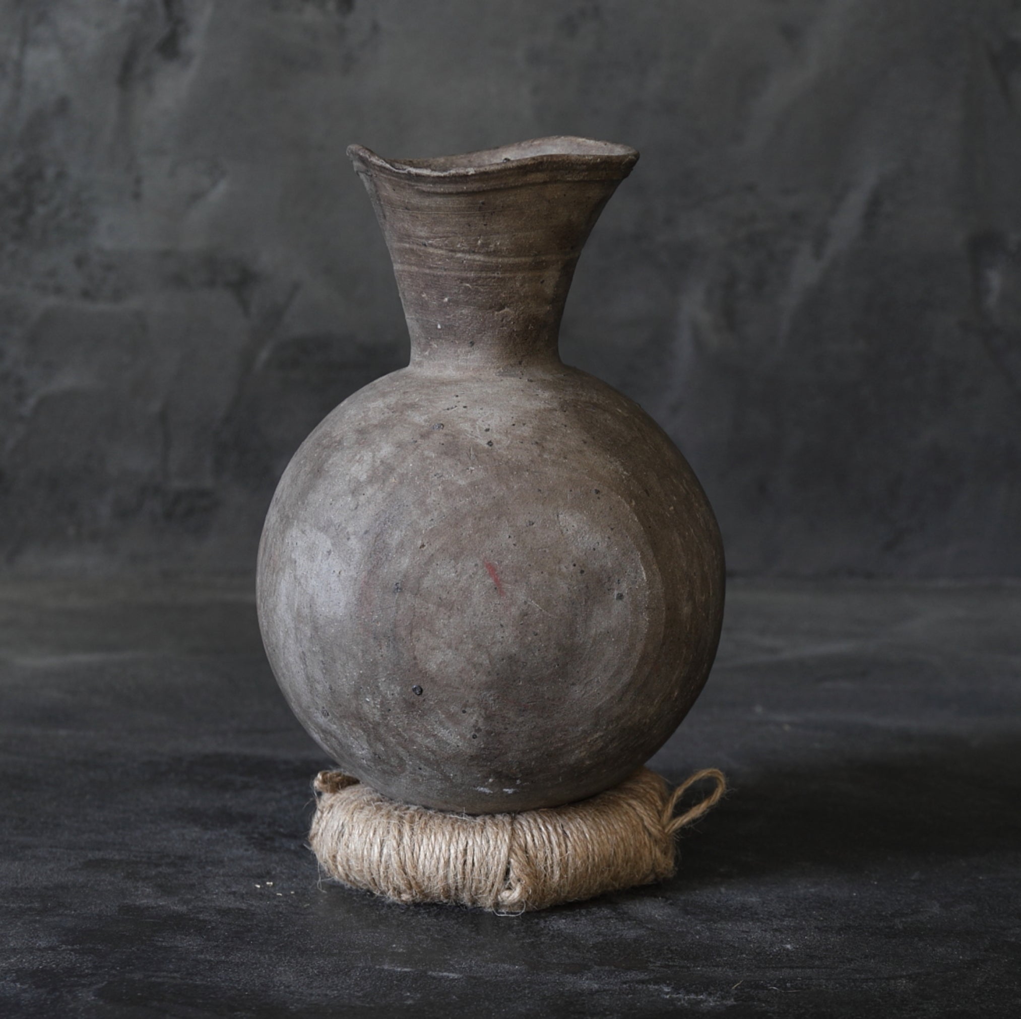 BOUTEILLE À COL LONG EN FLACON, Céramique Sue, Période Kofun(250–581 apr. J.-C.)