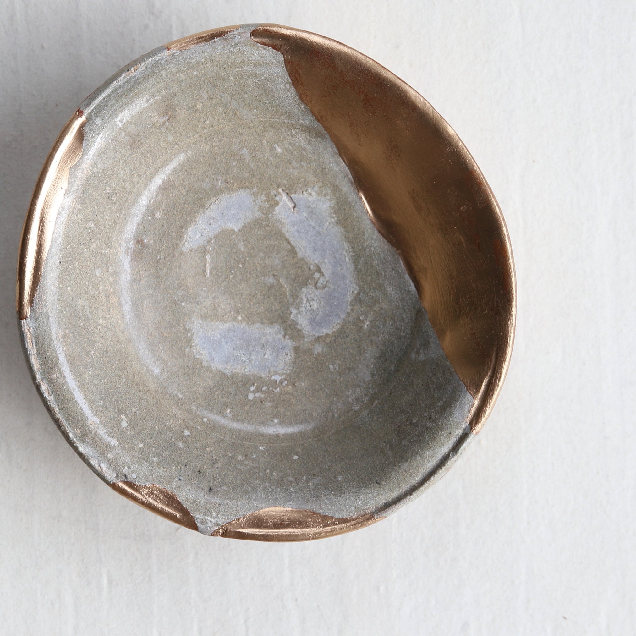 PLATO, Horno Yoshinomoto / Ko-Karatsu y reparación Kintsugi, Período Edo(1603–1867 d. C.)