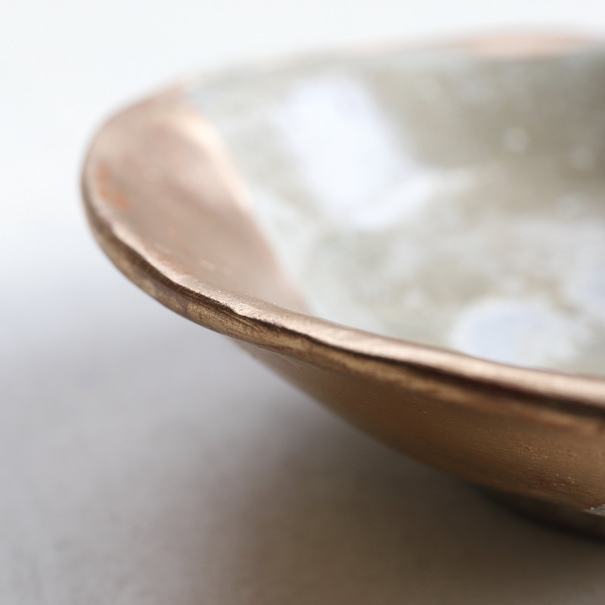 PLATO, Horno Yoshinomoto / Ko-Karatsu y reparación Kintsugi, Período Edo(1603–1867 d. C.)