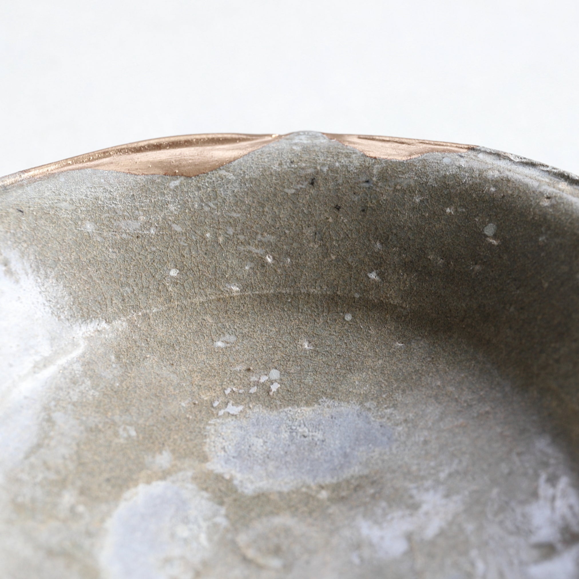 PLATO, Horno Yoshinomoto / Ko-Karatsu y reparación Kintsugi, Período Edo(1603–1867 d. C.)