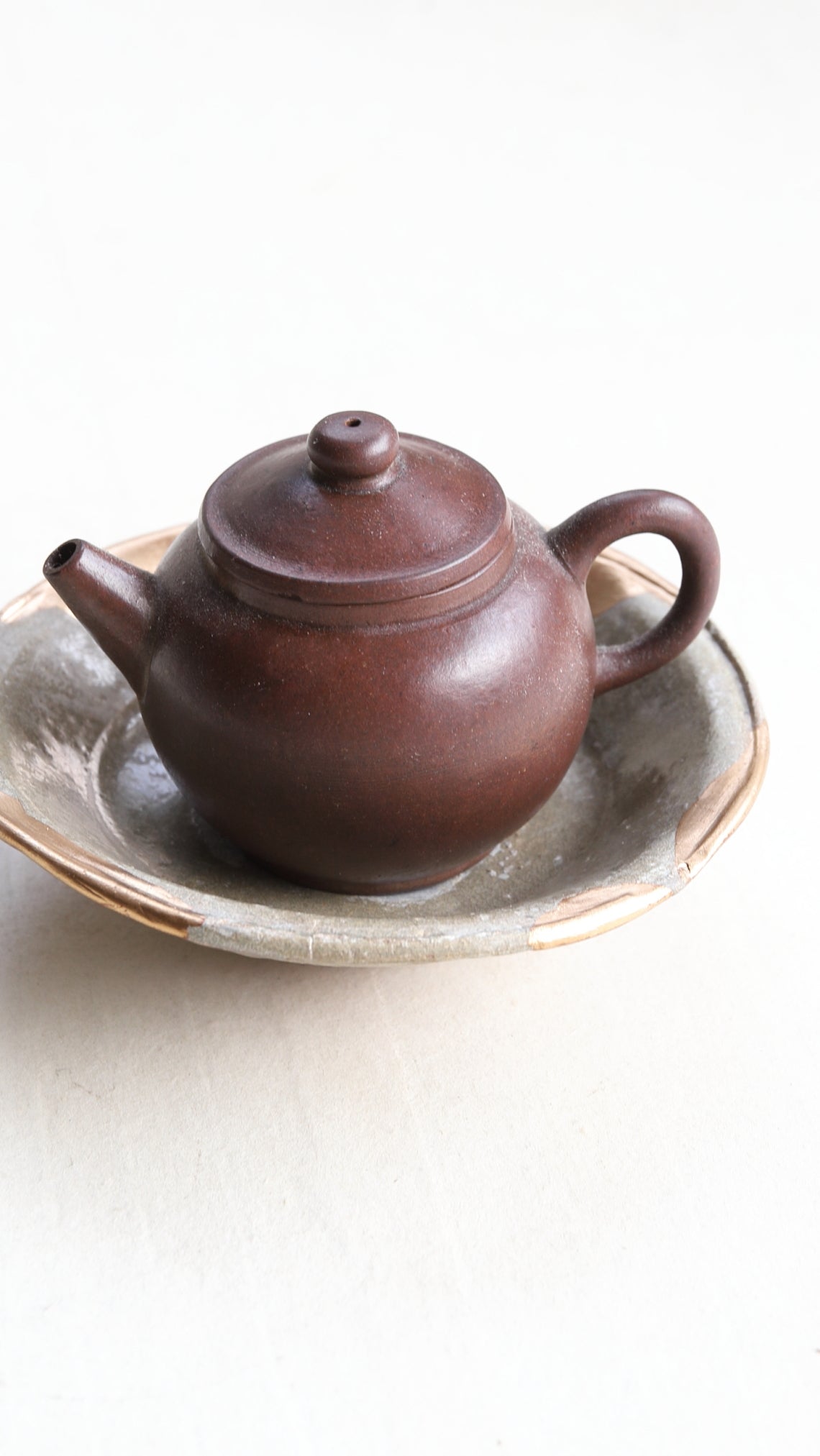 PLATO, Horno Yoshinomoto / Ko-Karatsu y reparación Kintsugi, Período Edo(1603–1867 d. C.)