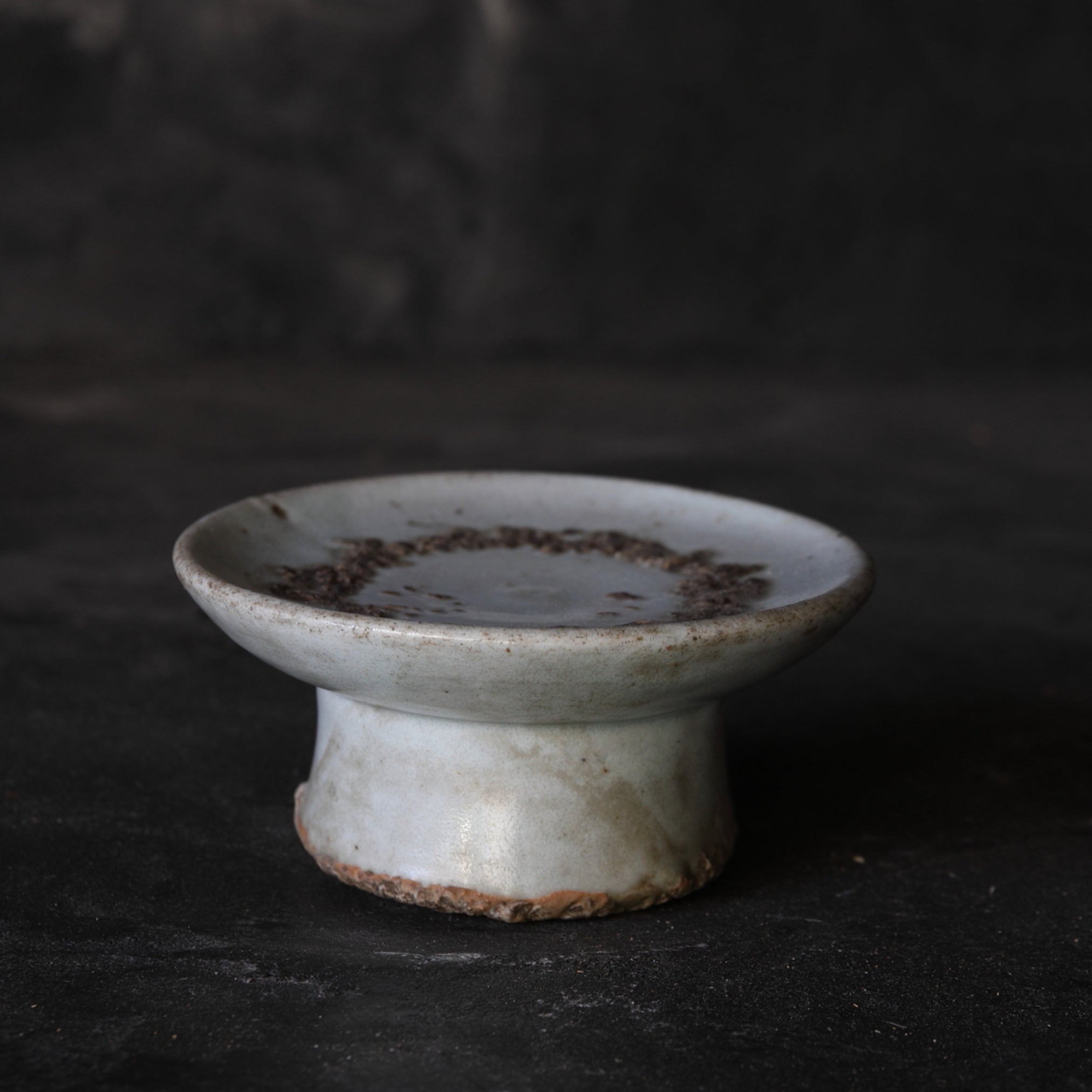 白瓷带托盘高足碗(朝鲜王朝, 公元1392年–1897年)