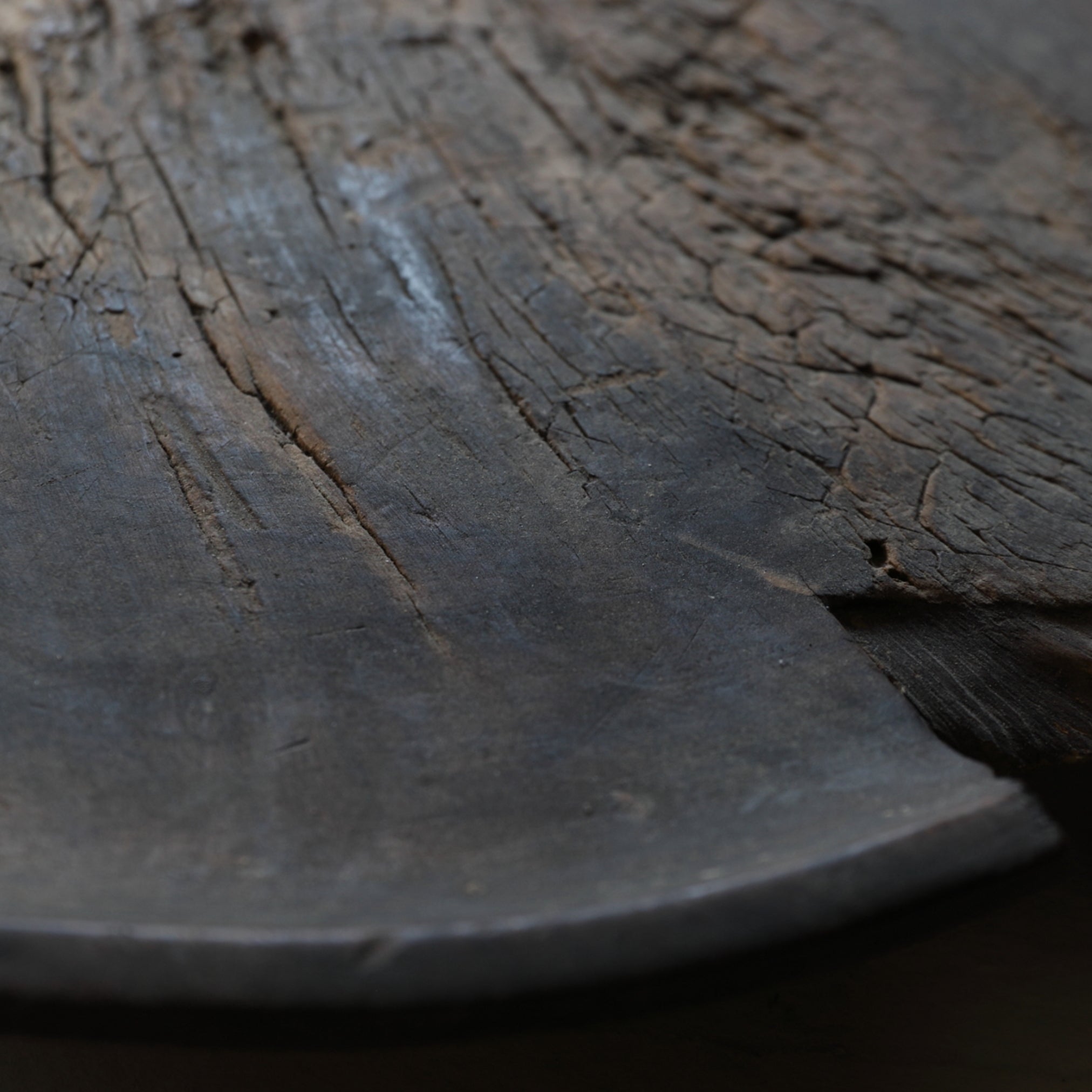 BANDEJA CON BASE DE MADERA, Período Edo(1603–1867 d. C.)