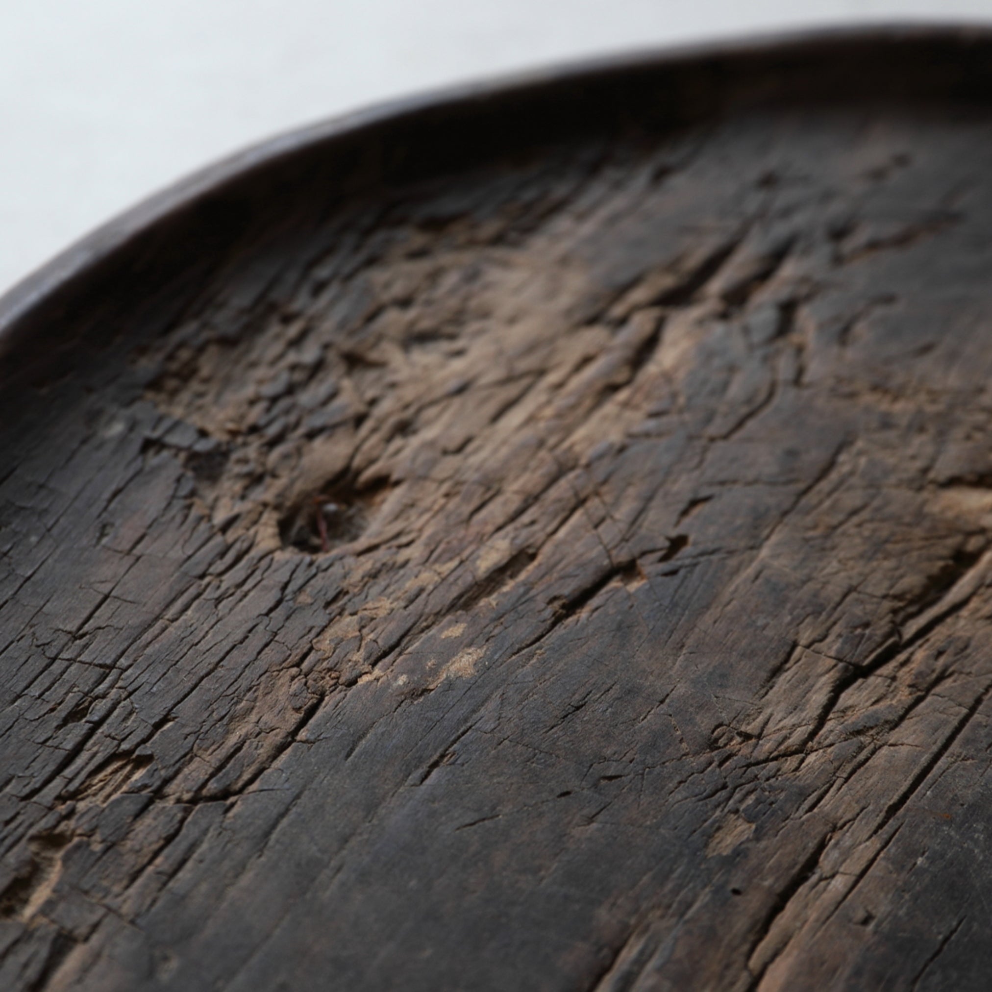 BANDEJA CON BASE DE MADERA, Período Edo(1603–1867 d. C.)