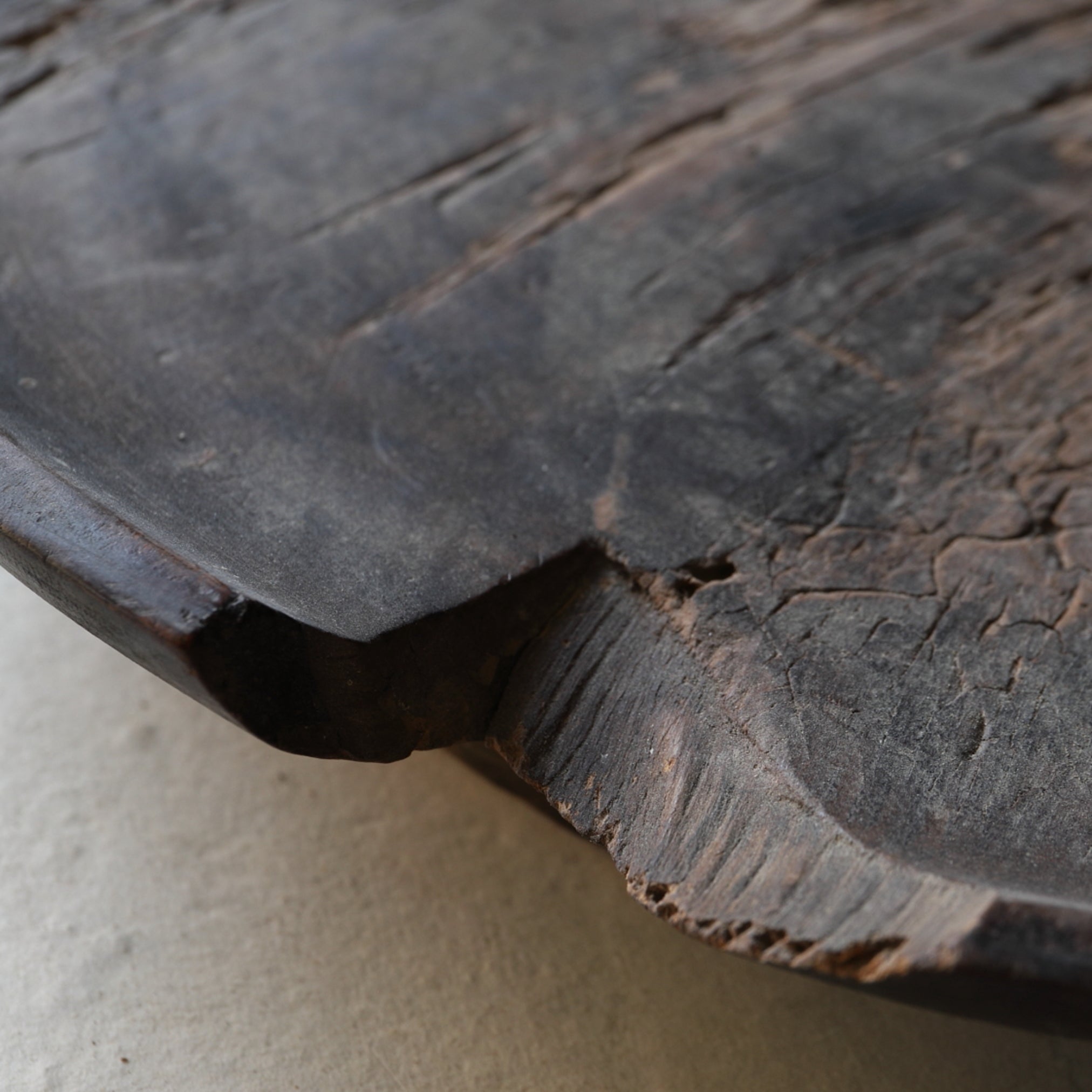 BANDEJA CON BASE DE MADERA, Período Edo(1603–1867 d. C.)