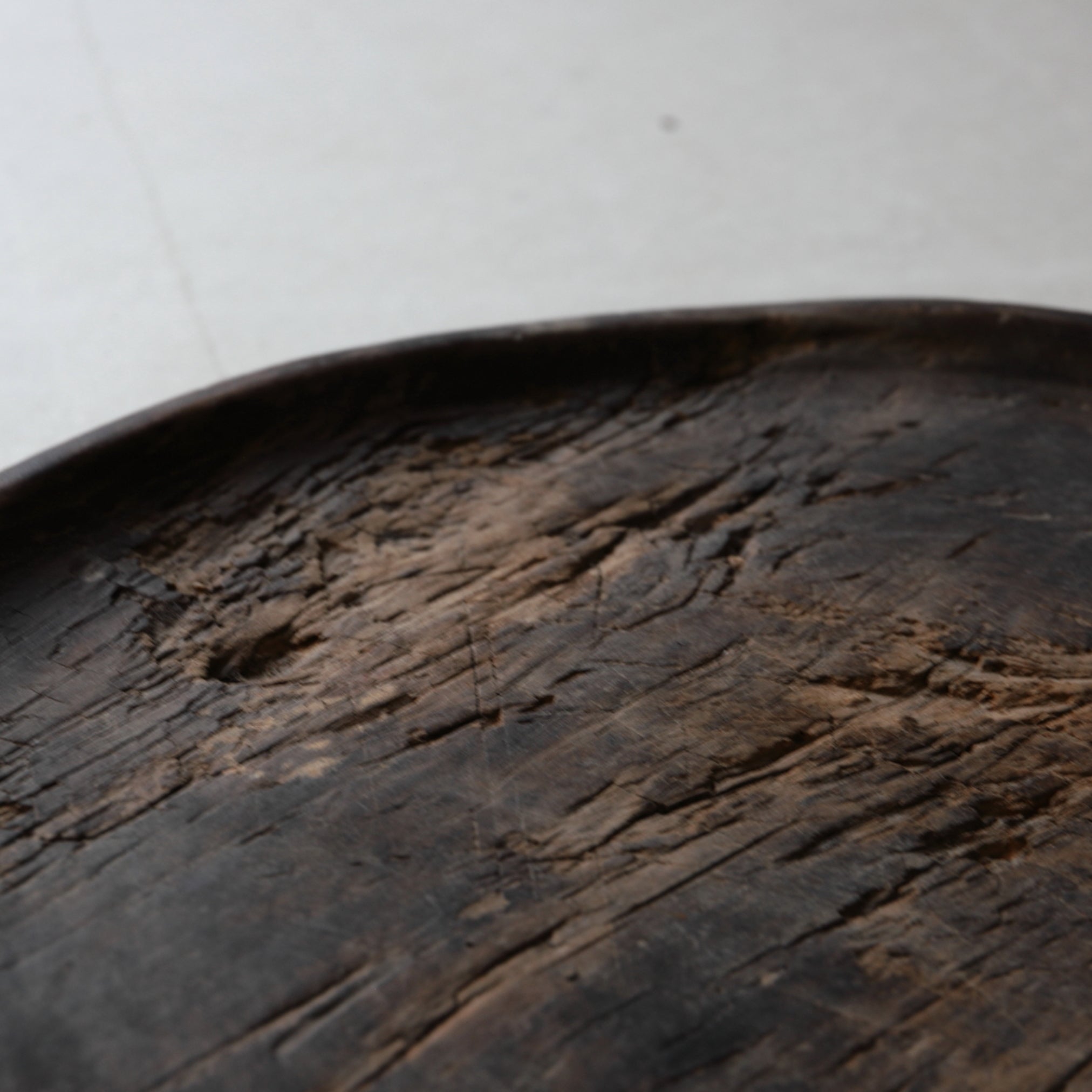 BANDEJA CON BASE DE MADERA, Período Edo(1603–1867 d. C.)