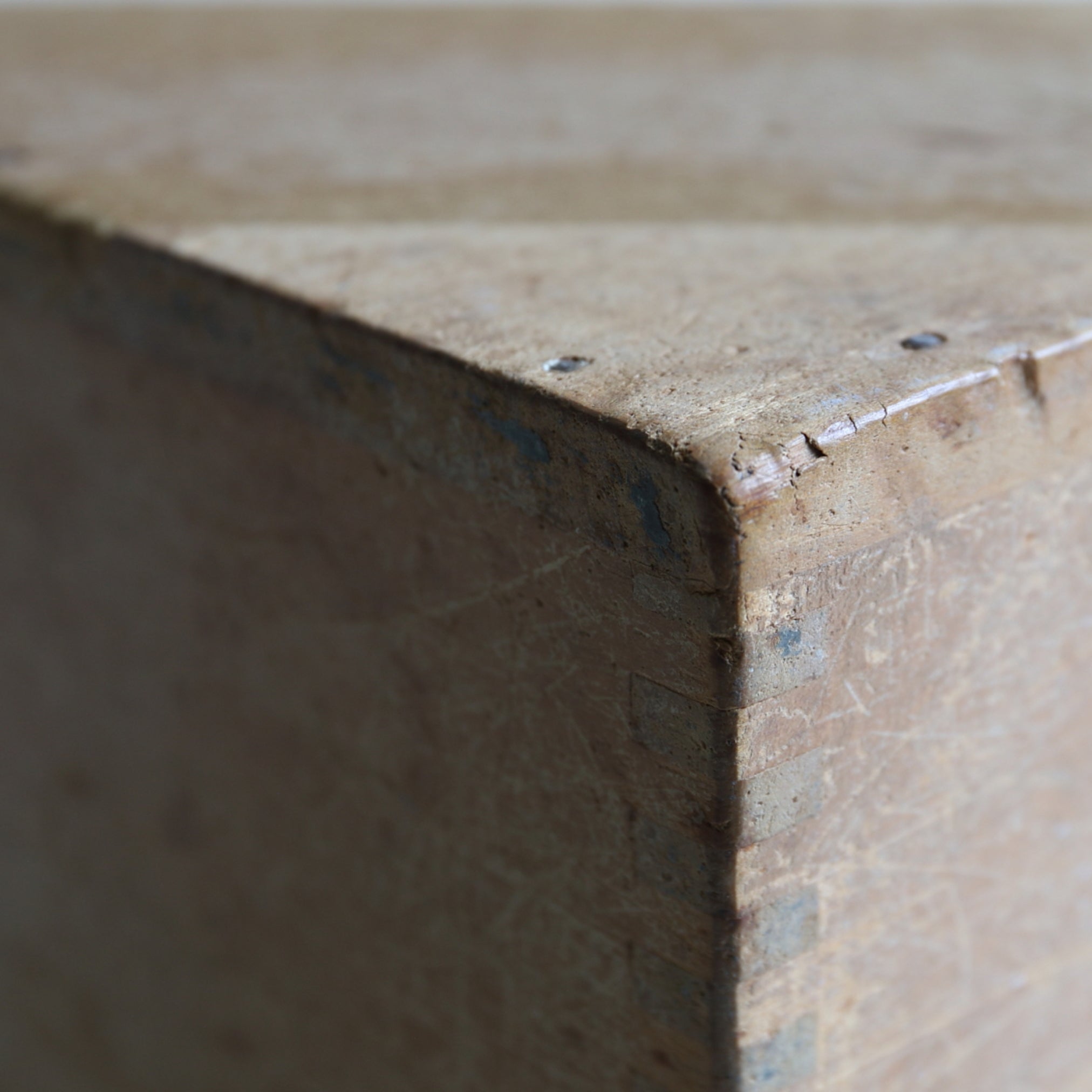 GRAND BLOCS DE CONSTRUCTION TRIANGULAIRES, b