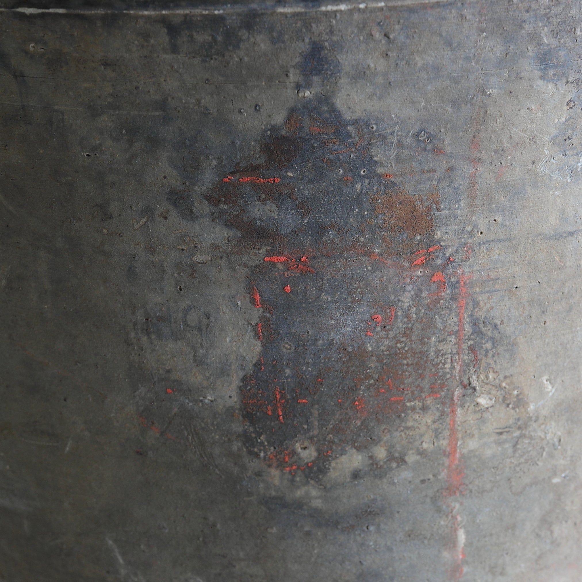 RÄUCHERGEFÄSS, Graue Irdenware mit Schlicker und Pigmenten, mit drei beinen, Han-Dynastie(206 v. Chr.–220 n. Chr.)