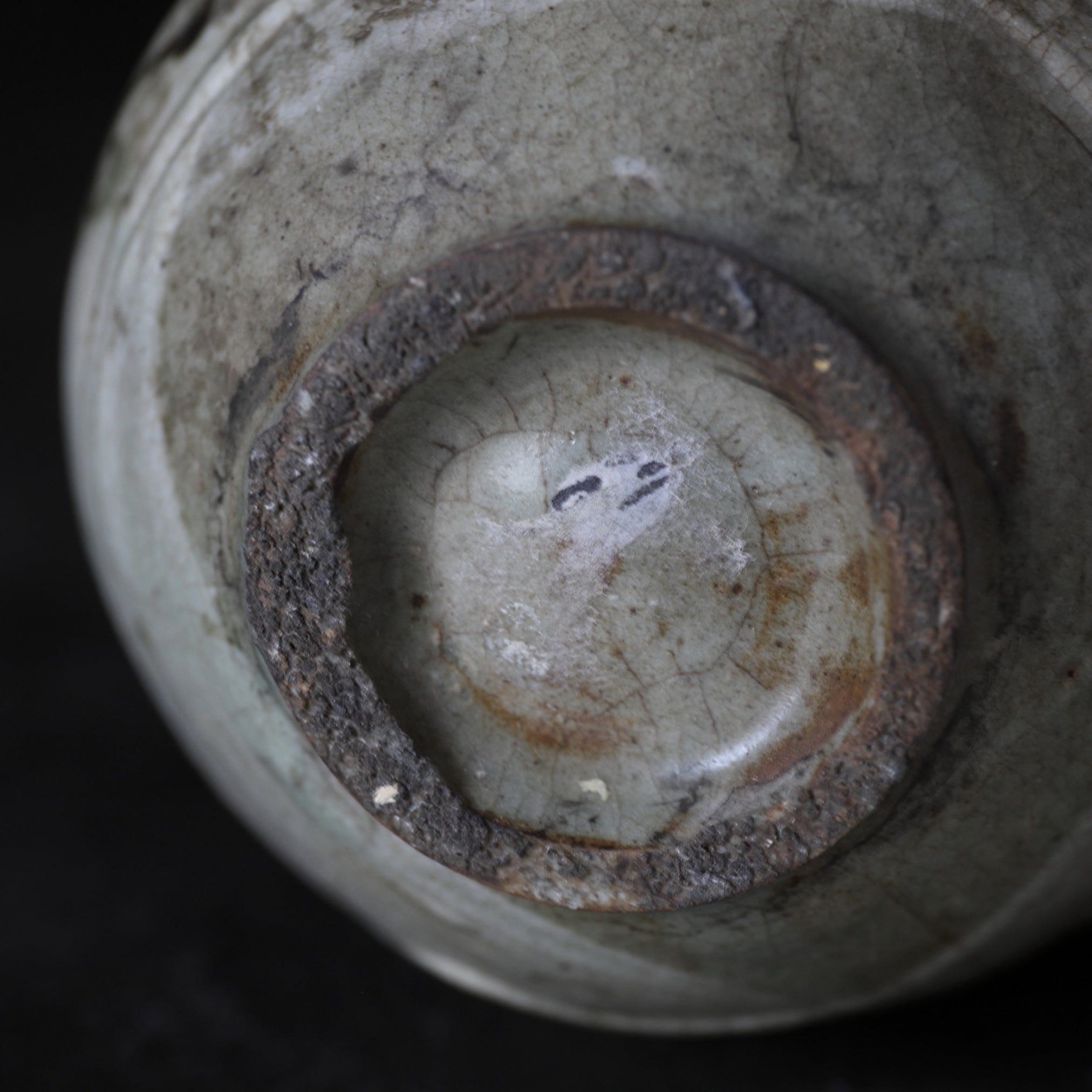 FLASCHE, Buncheong-Ware mit unterglasur-eisenbemalte blumen- und pflanzenmotiv, Joseon-Dynastie(1392–1897 n. Chr.)