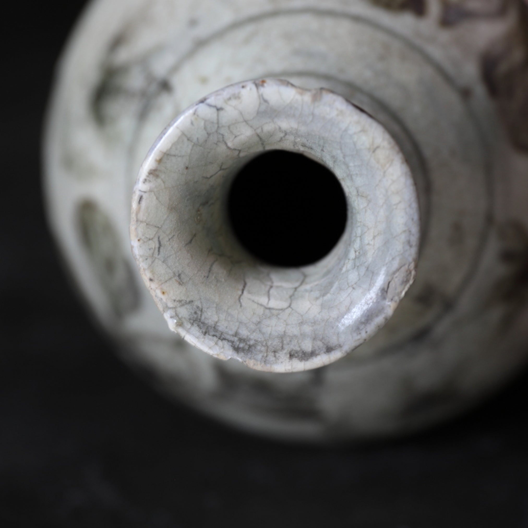 FLASCHE, Buncheong-Ware mit unterglasur-eisenbemalte blumen- und pflanzenmotiv, Joseon-Dynastie(1392–1897 n. Chr.)