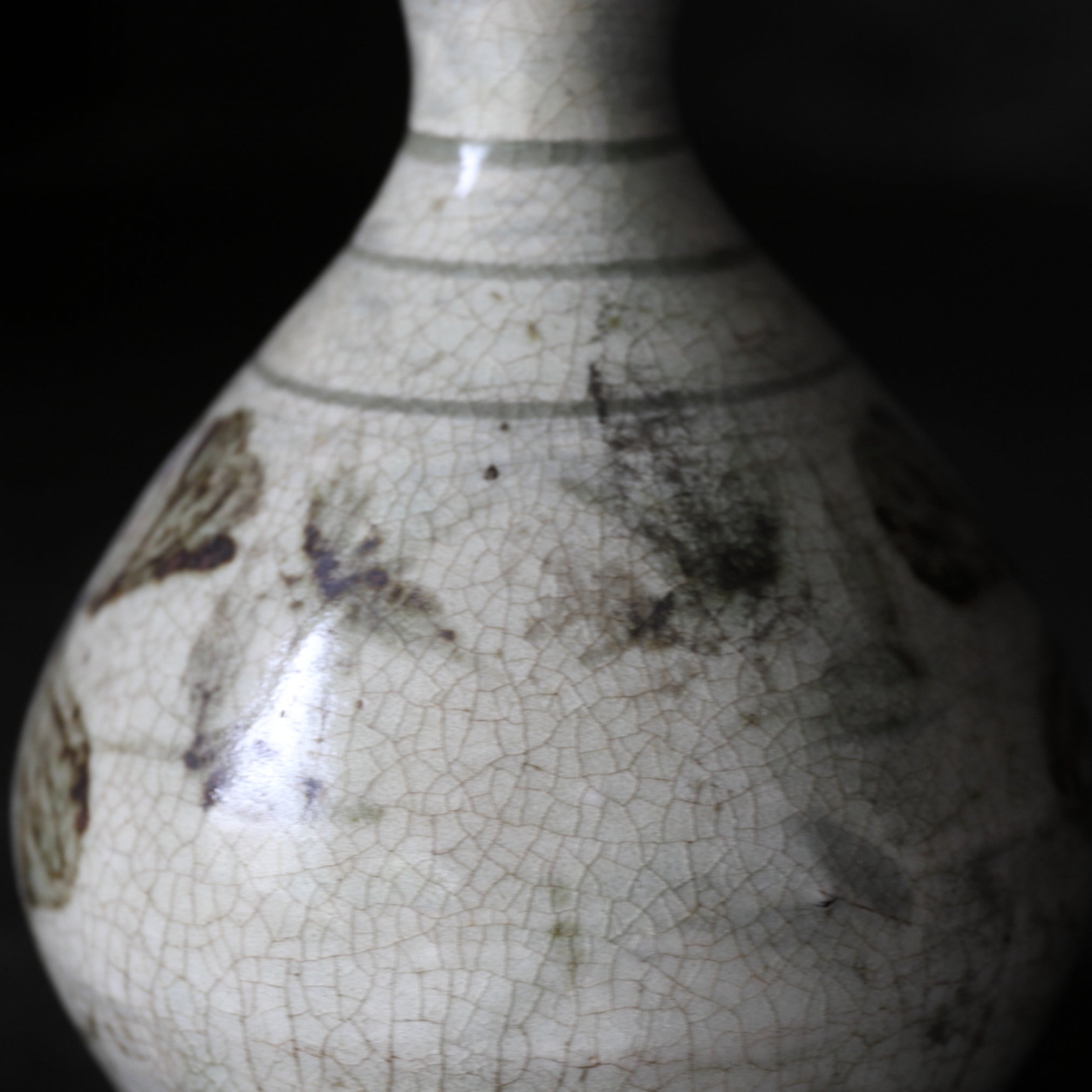 FLASCHE, Buncheong-Ware mit unterglasur-eisenbemalte blumen- und pflanzenmotiv, Joseon-Dynastie(1392–1897 n. Chr.)