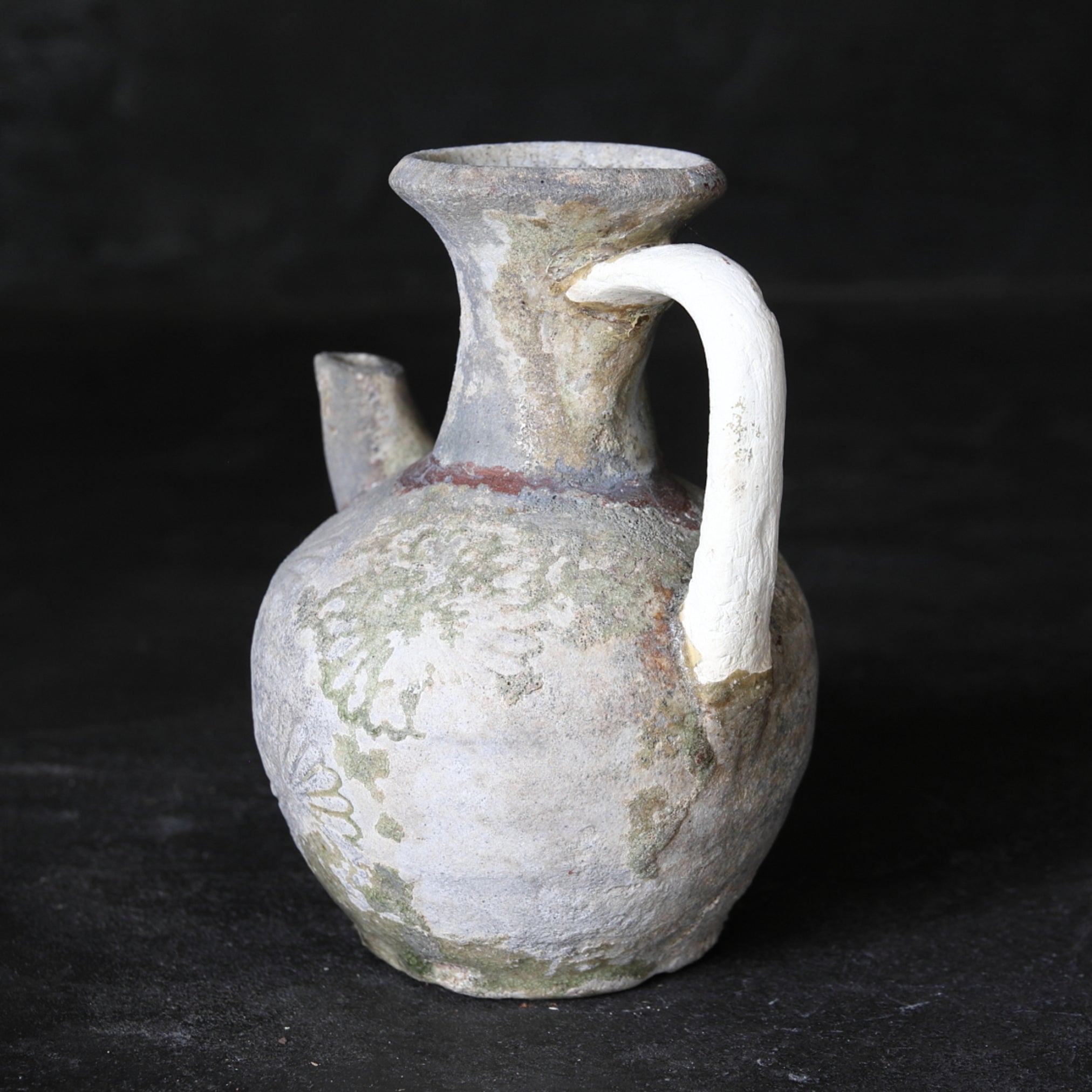 AGUAMANIL, Ko-Seto, vidriado ceniza, con diseño floral estampado, Período Kamakura(1185–1333 d. C.)