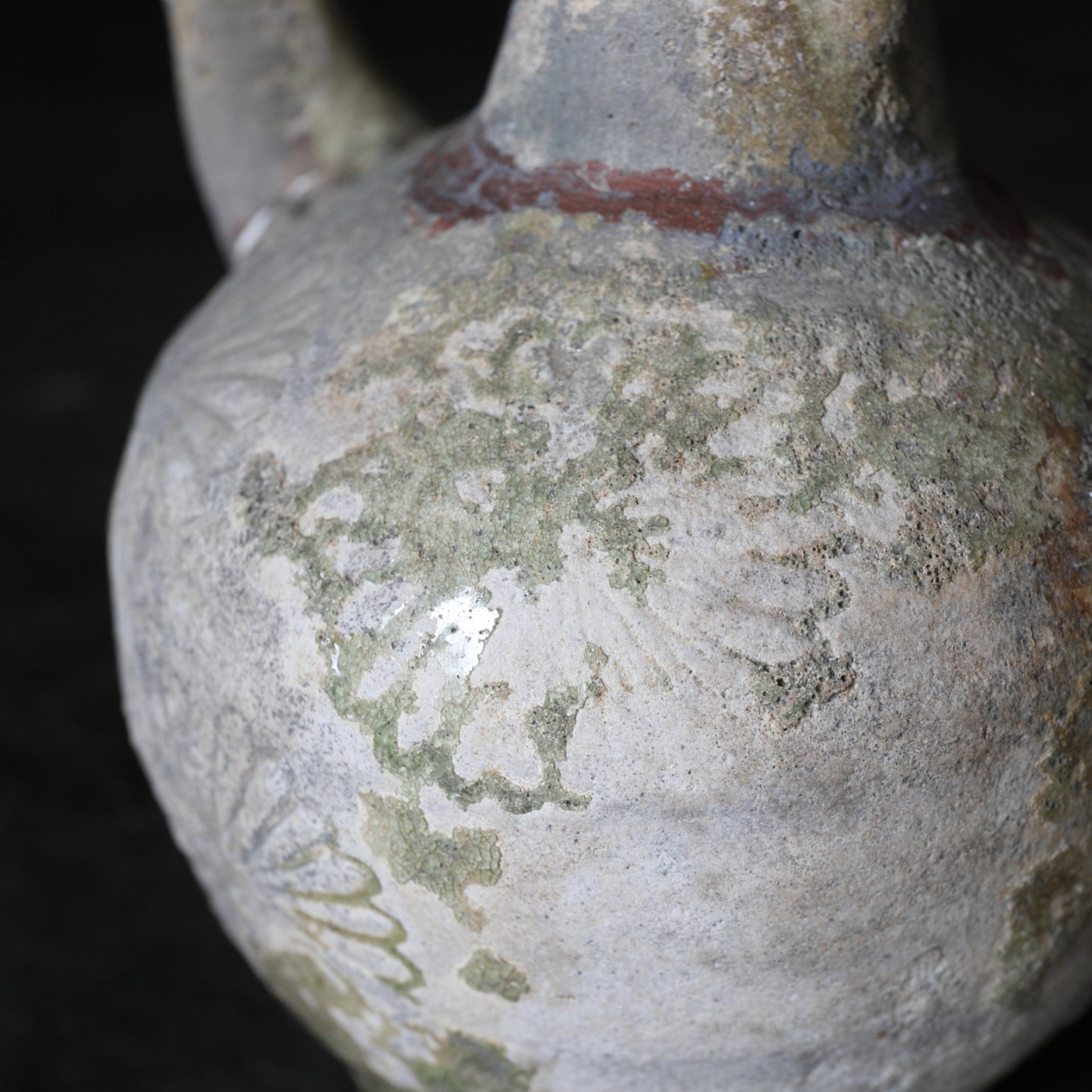AGUAMANIL, Ko-Seto, vidriado ceniza, con diseño floral estampado, Período Kamakura(1185–1333 d. C.)