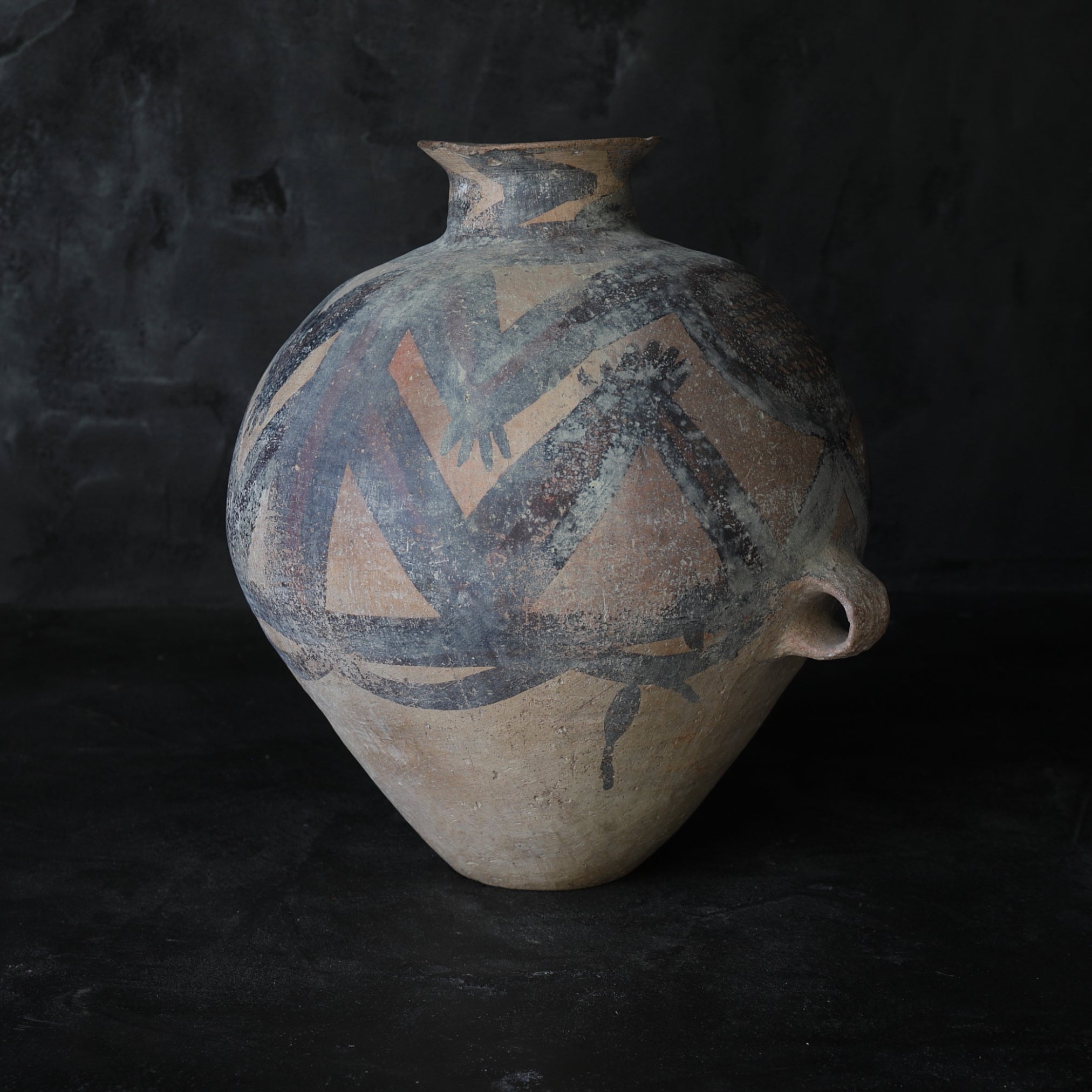 GROSSES GEFÄSS, Bemalte Keramik, Majiayao-Kultur(3300–2050 v. Chr.)