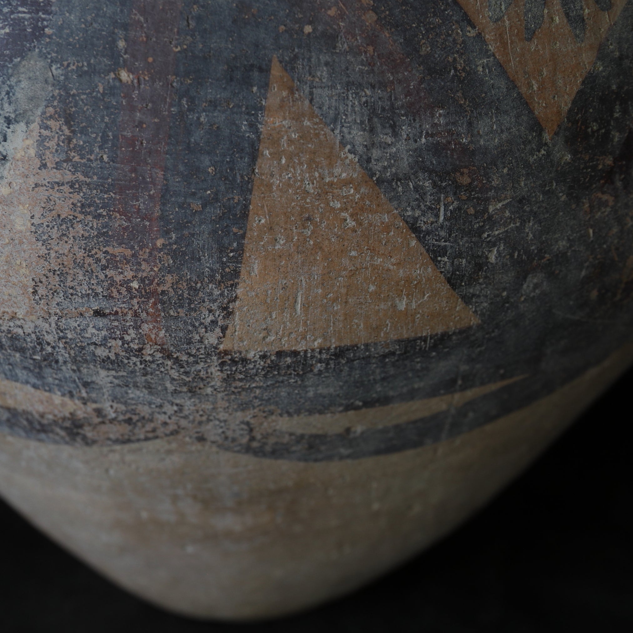 GROSSES GEFÄSS, Bemalte Keramik, Majiayao-Kultur(3300–2050 v. Chr.)