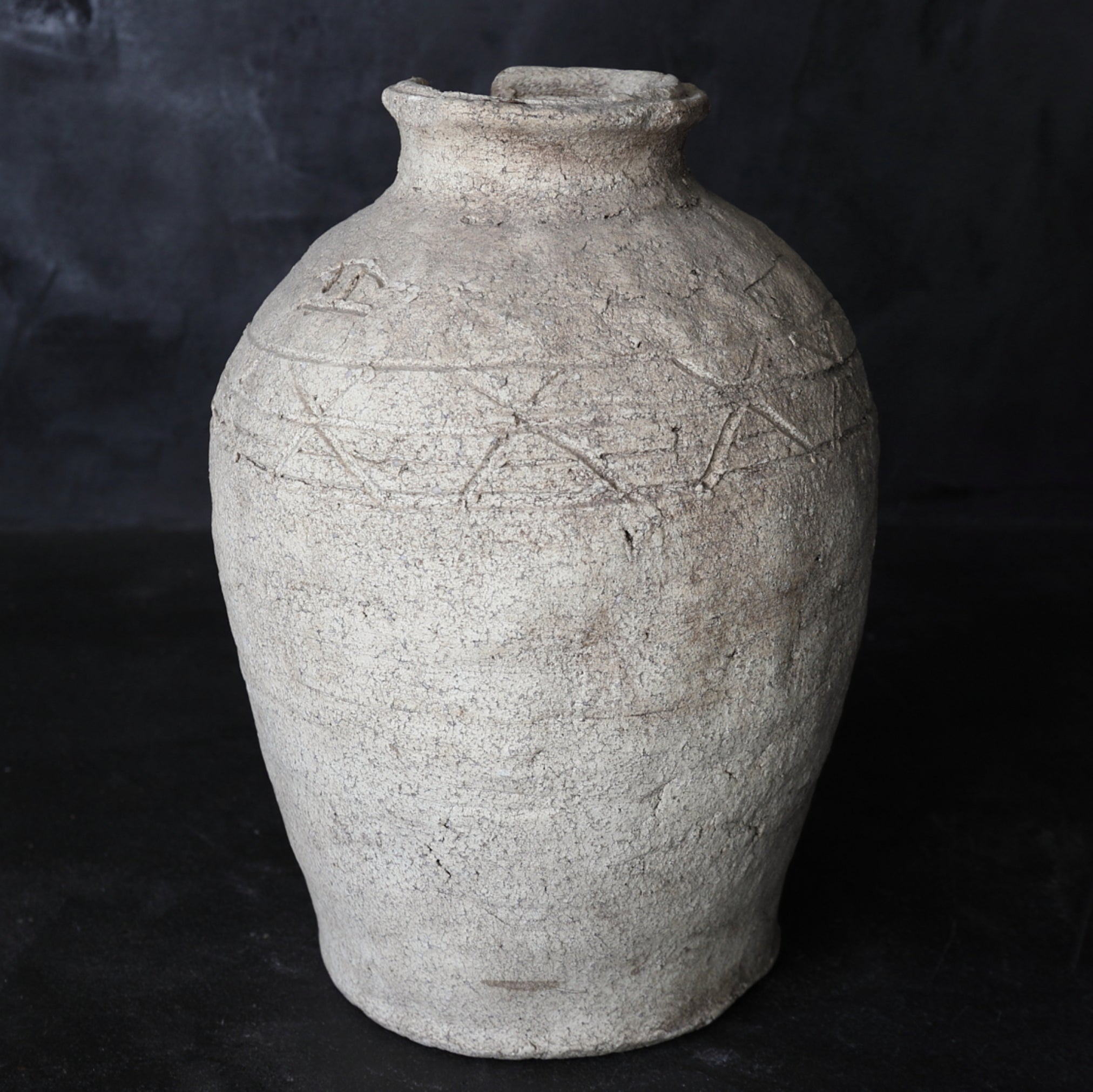 JARRA, Ko-Shigaraki, con patrón de cerca de ciprés, Período Muromachi(1336–1573 d. C.)