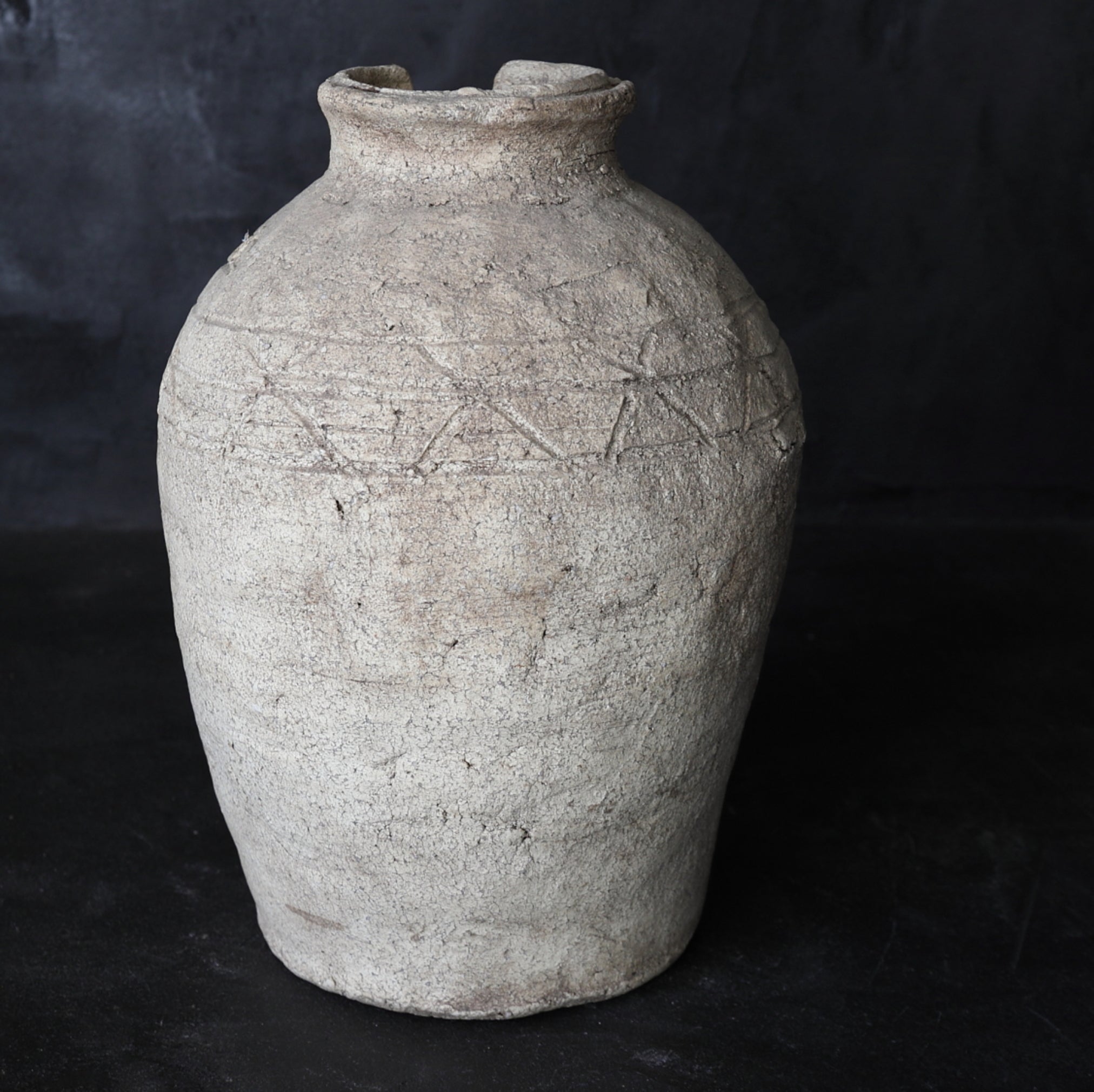 JARRA, Ko-Shigaraki, con patrón de cerca de ciprés, Período Muromachi(1336–1573 d. C.)