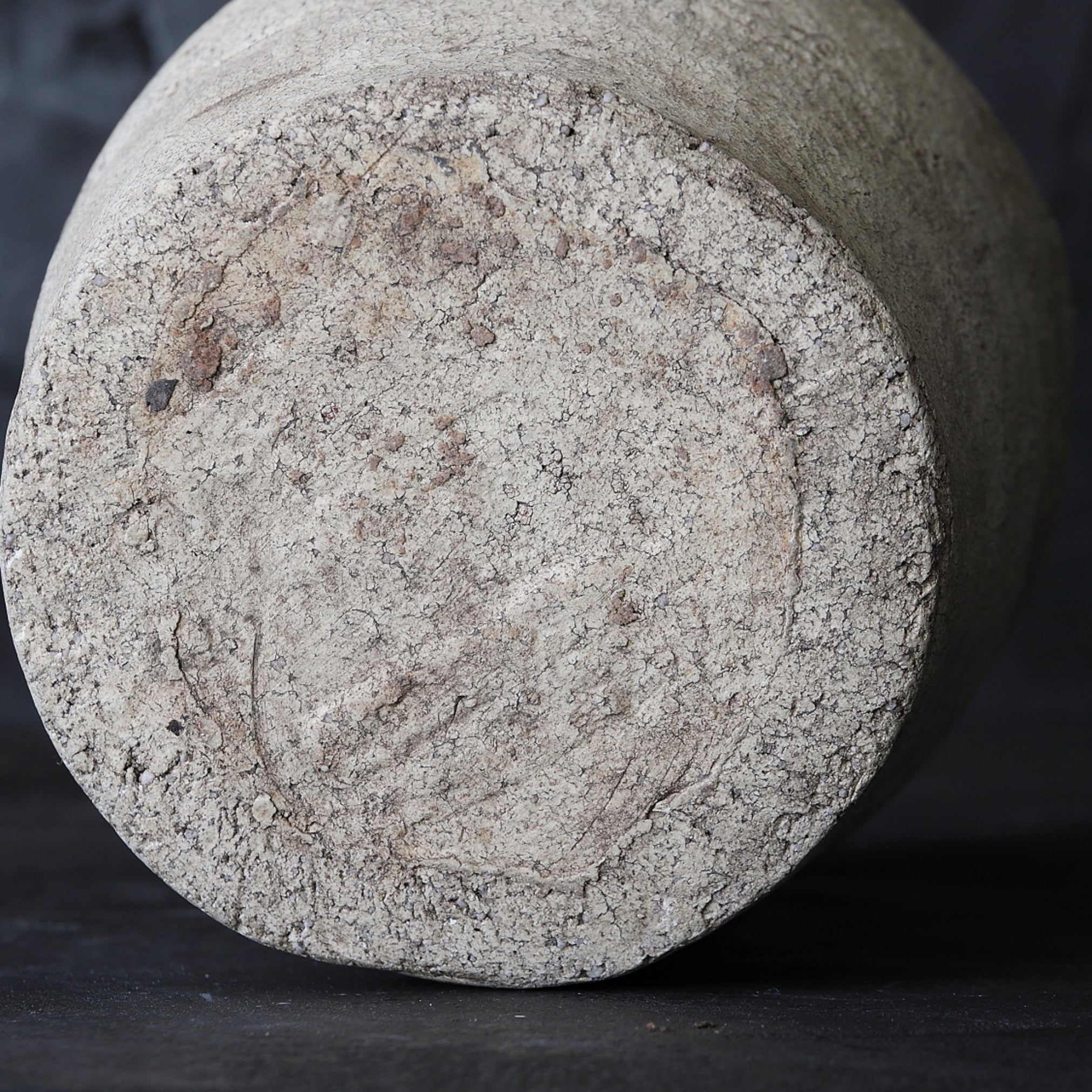 JARRA, Ko-Shigaraki, con patrón de cerca de ciprés, Período Muromachi(1336–1573 d. C.)