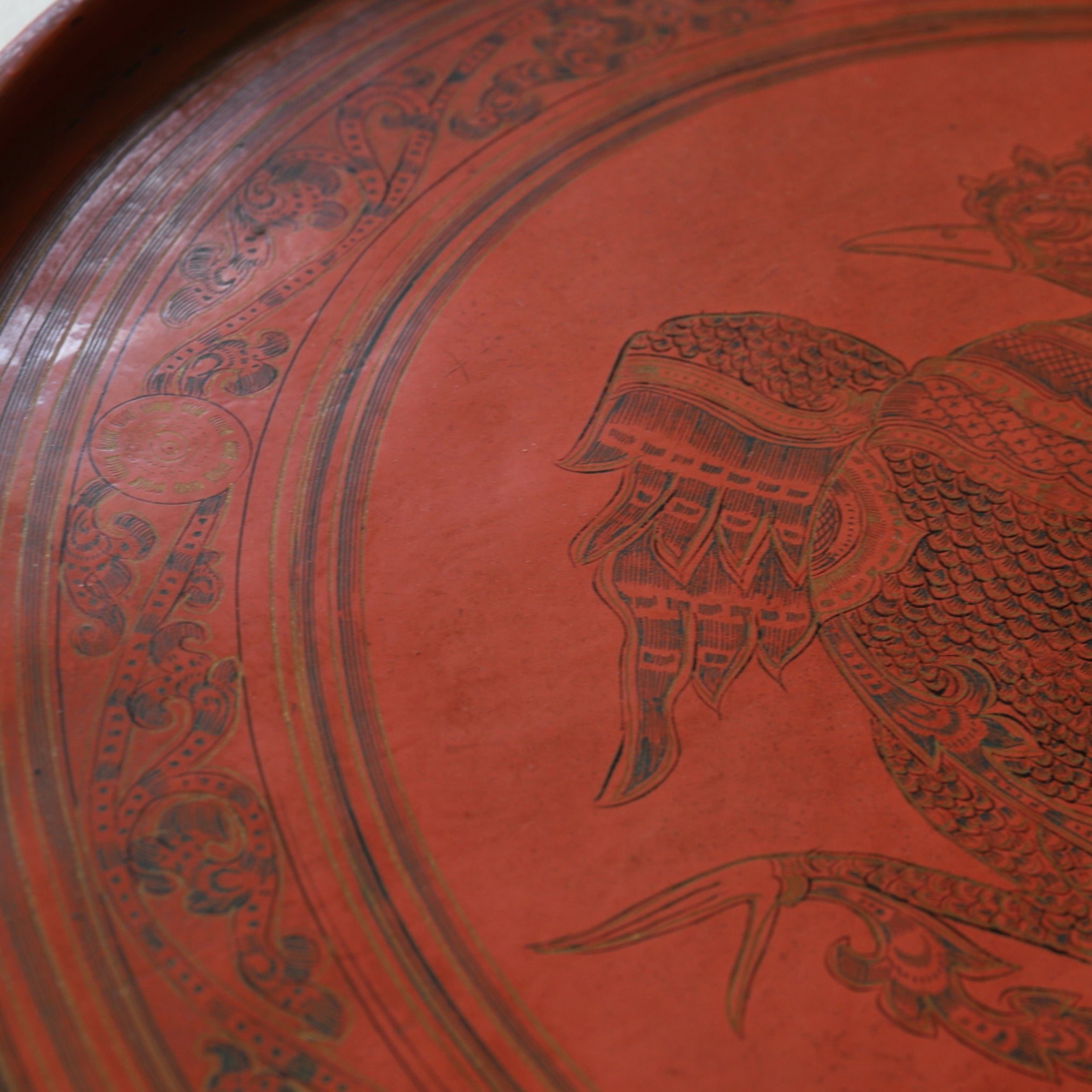 BANDEJA, Lacada antigua con diseño de fénix, birmano, Moderno(Siglos XIX–XX)