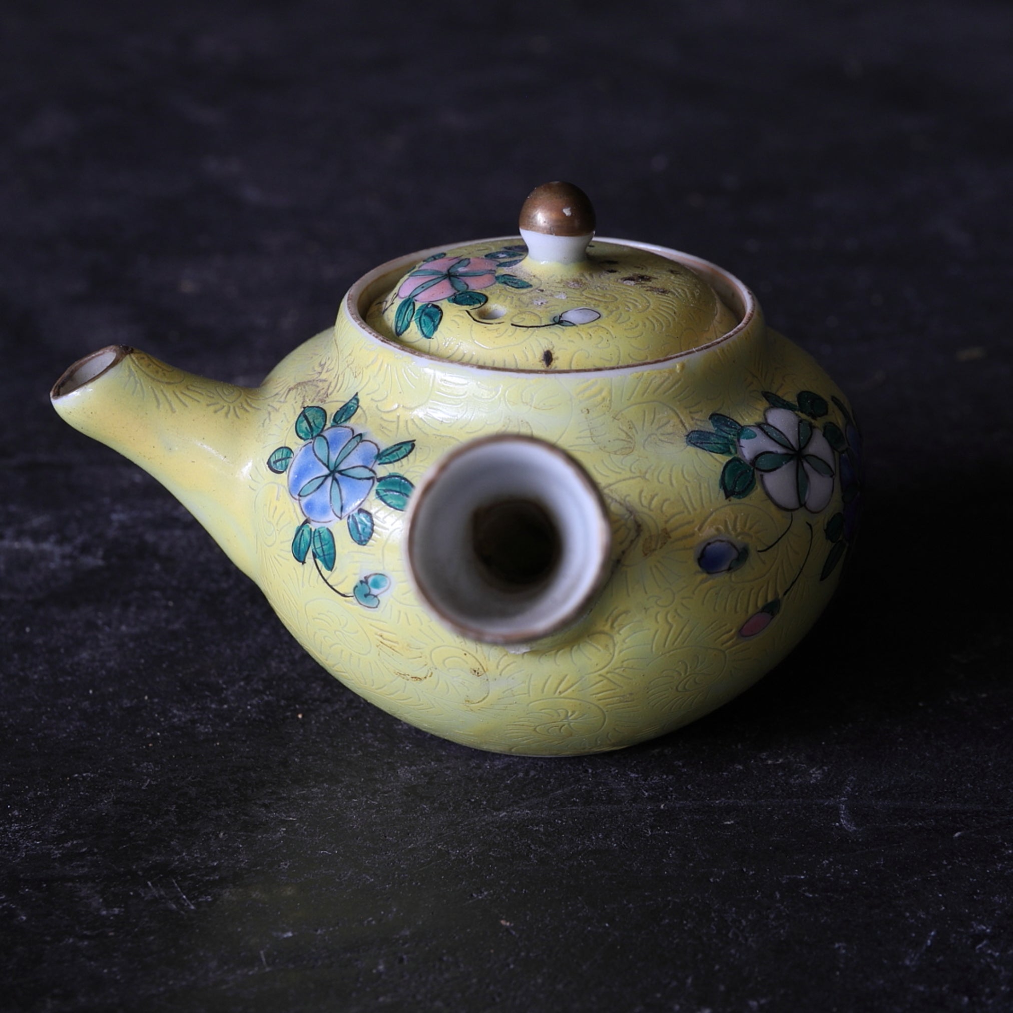 SENCHA-TEEKANNE, Jikin-de, gemarkt Qianlong nian zhi, famille-rose-verzierte mit florales muster, Qing-Dynastie(1616–1911 n. Chr.)
