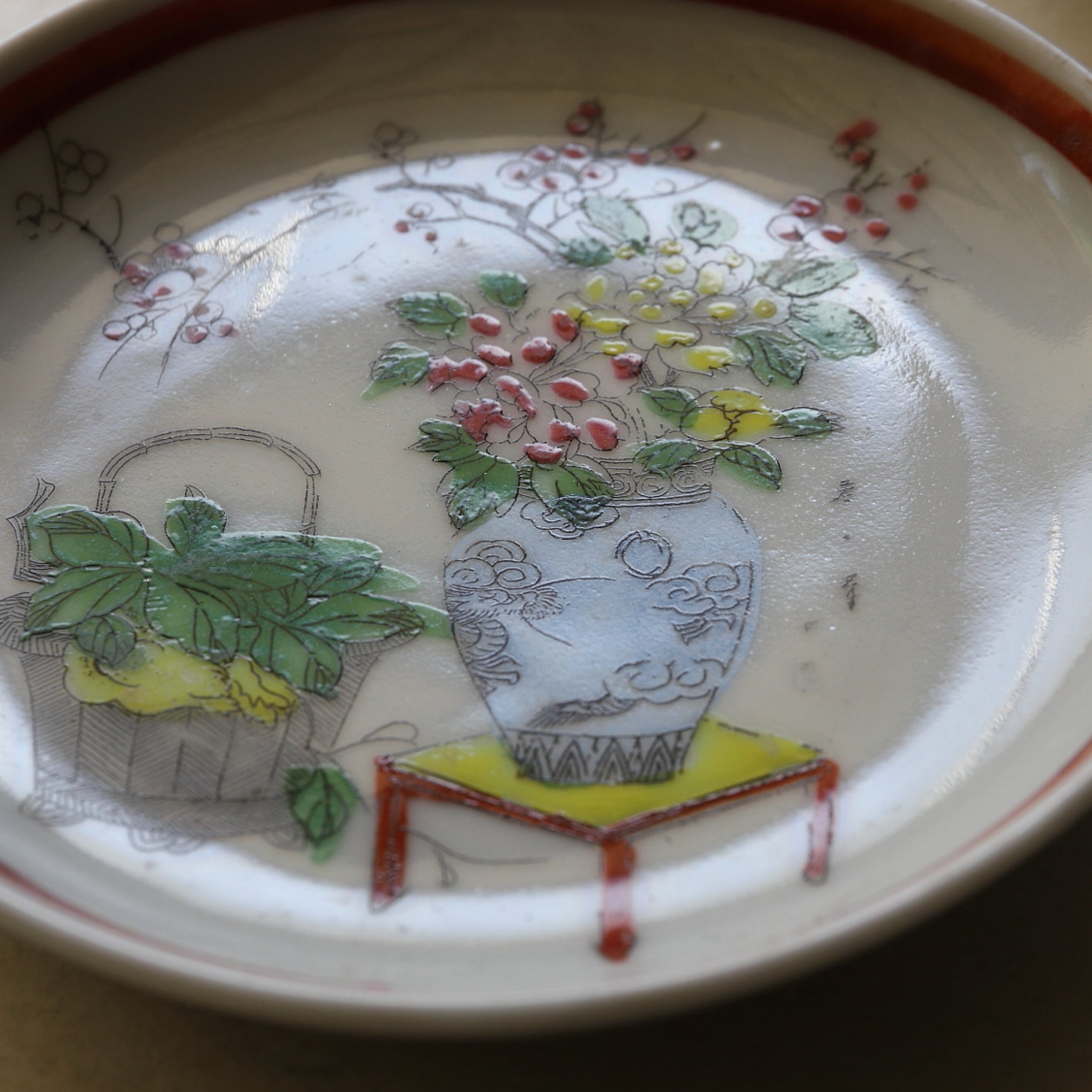 TELLER, Famille-rose-verzierter mit Pflaumenblütenmuster, 5er-set, Qing-Dynastie(1616–1911 n. Chr.)