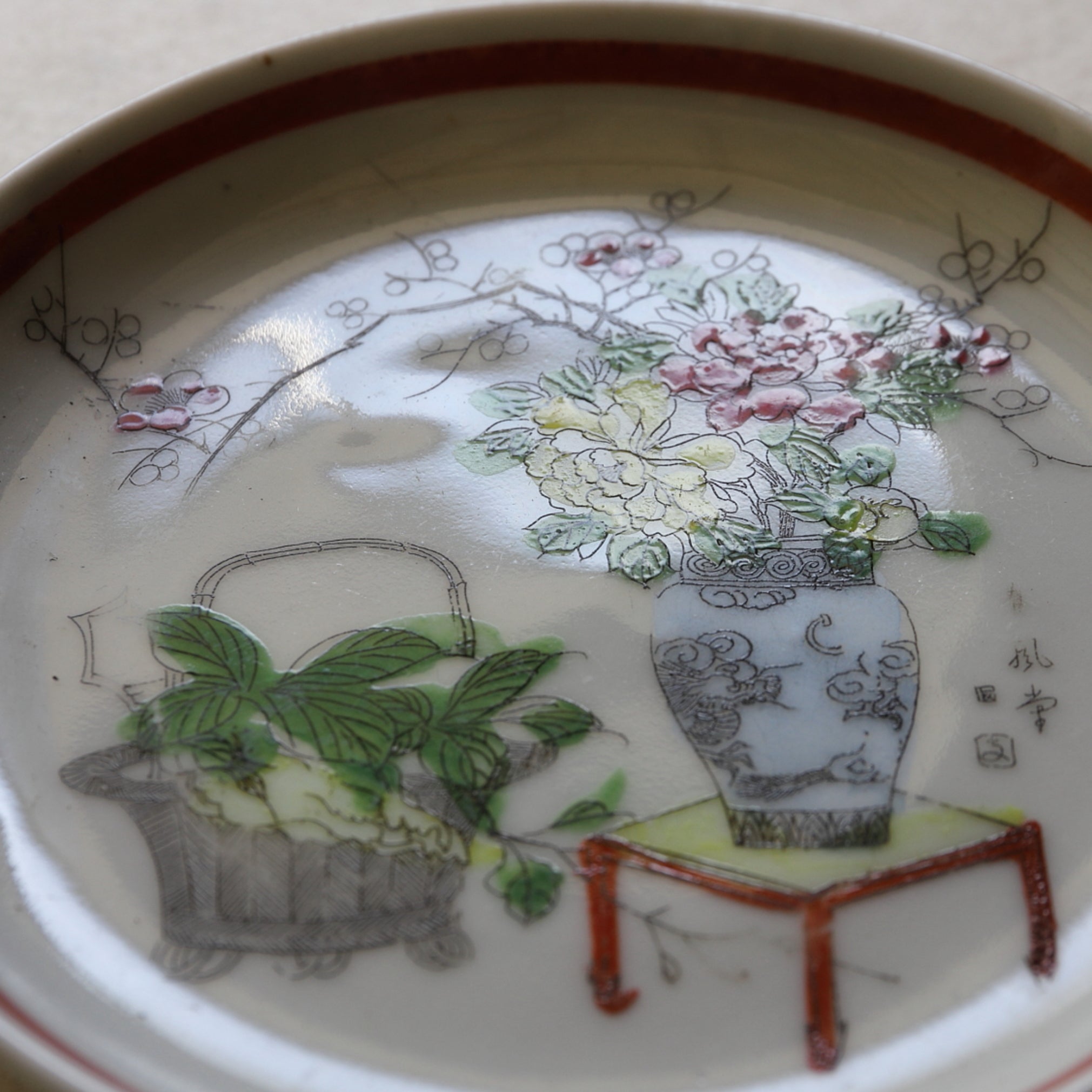 TELLER, Famille-rose-verzierter mit Pflaumenblütenmuster, 5er-set, Qing-Dynastie(1616–1911 n. Chr.)
