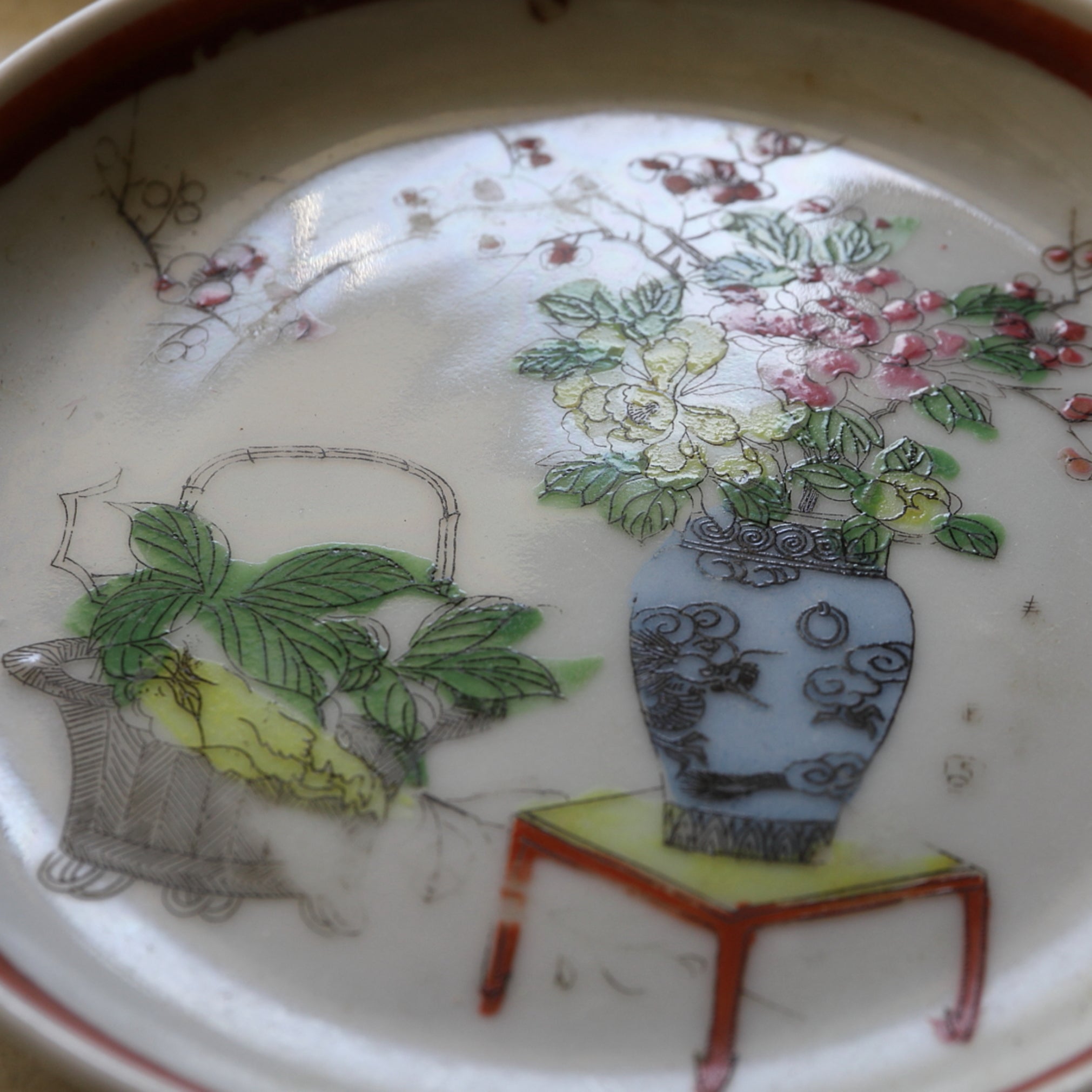 TELLER, Famille-rose-verzierter mit Pflaumenblütenmuster, 5er-set, Qing-Dynastie(1616–1911 n. Chr.)